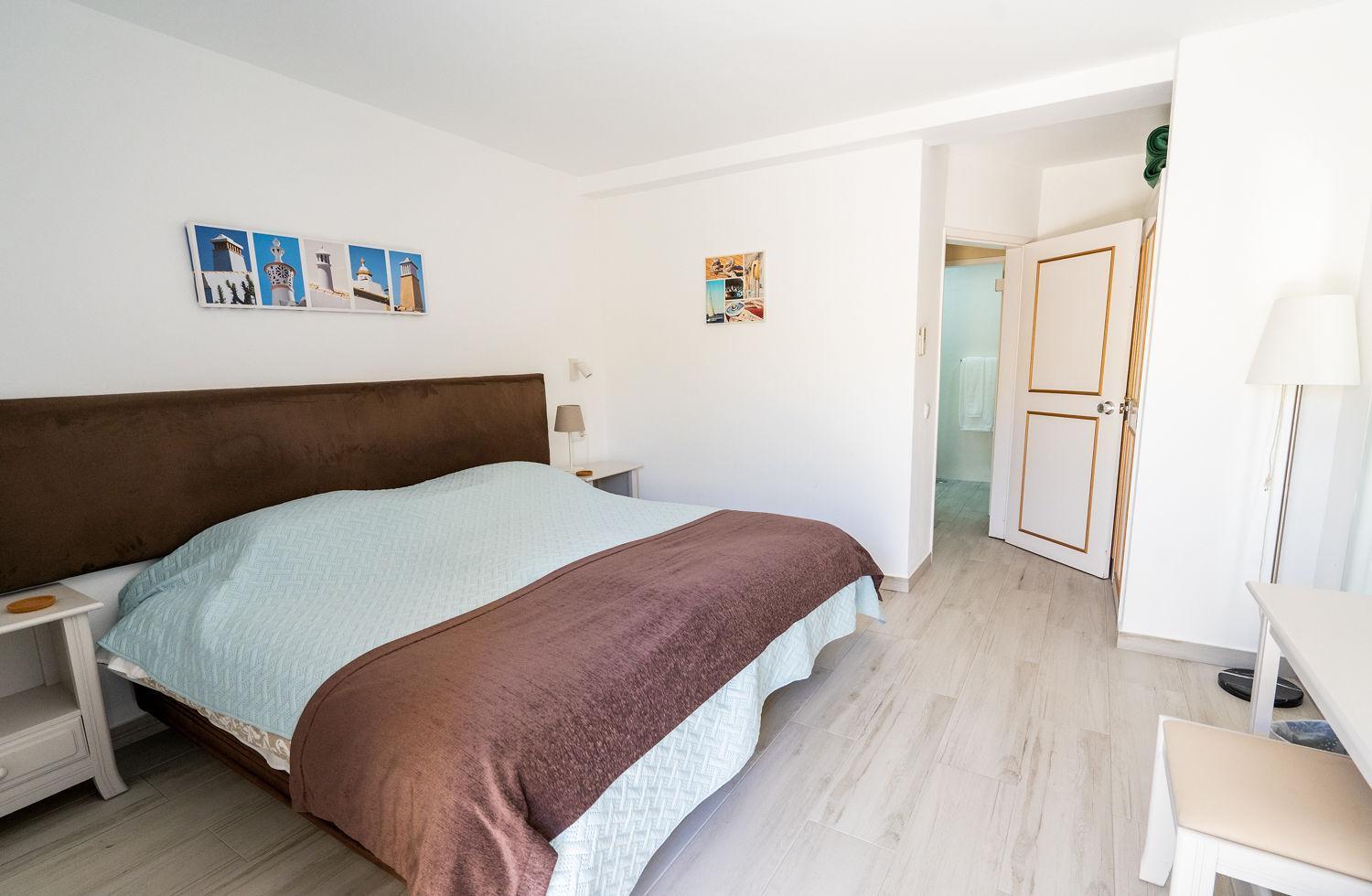 One-Bedroom Apartment Sea View