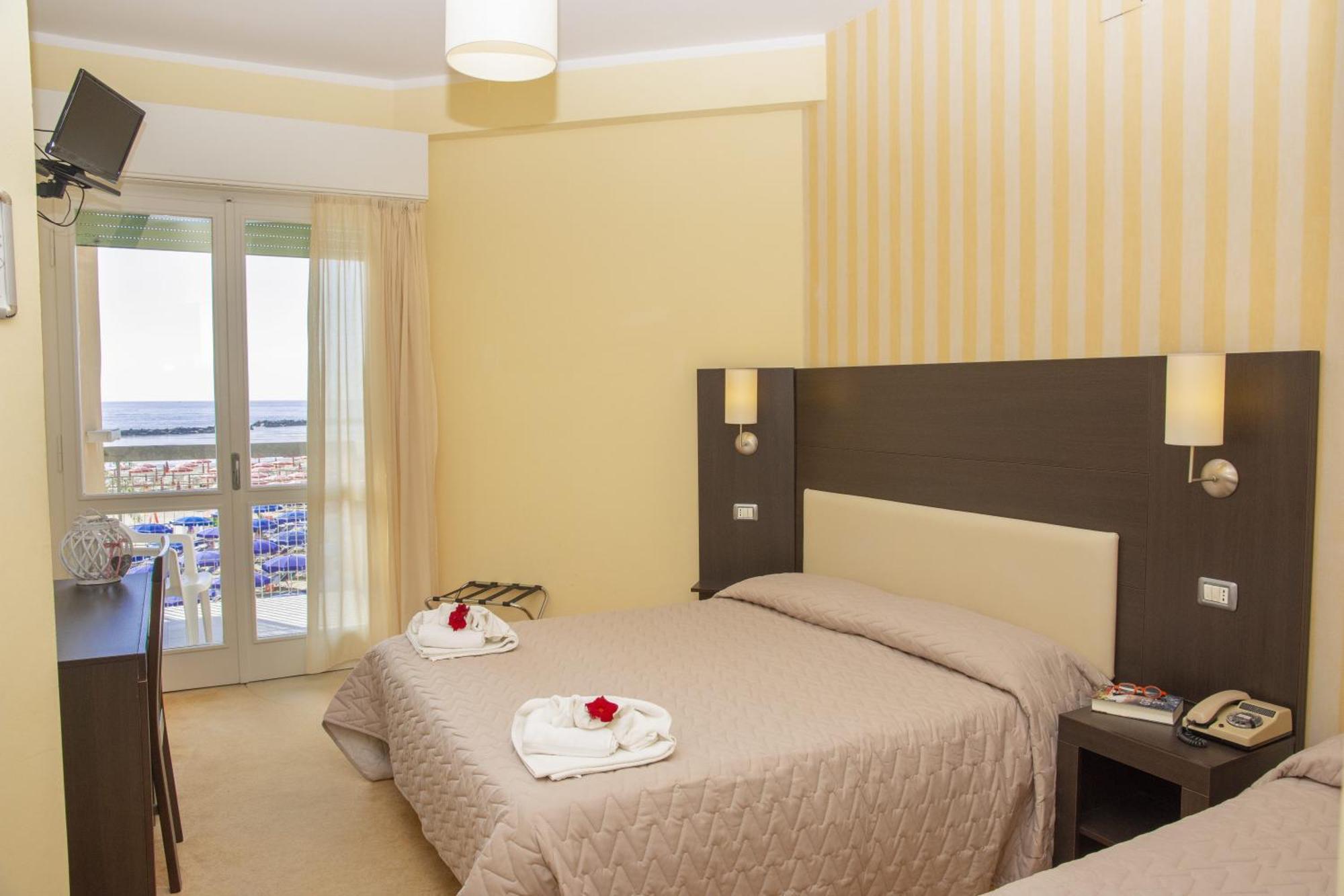 Vierbettzimmer mit Meerblick