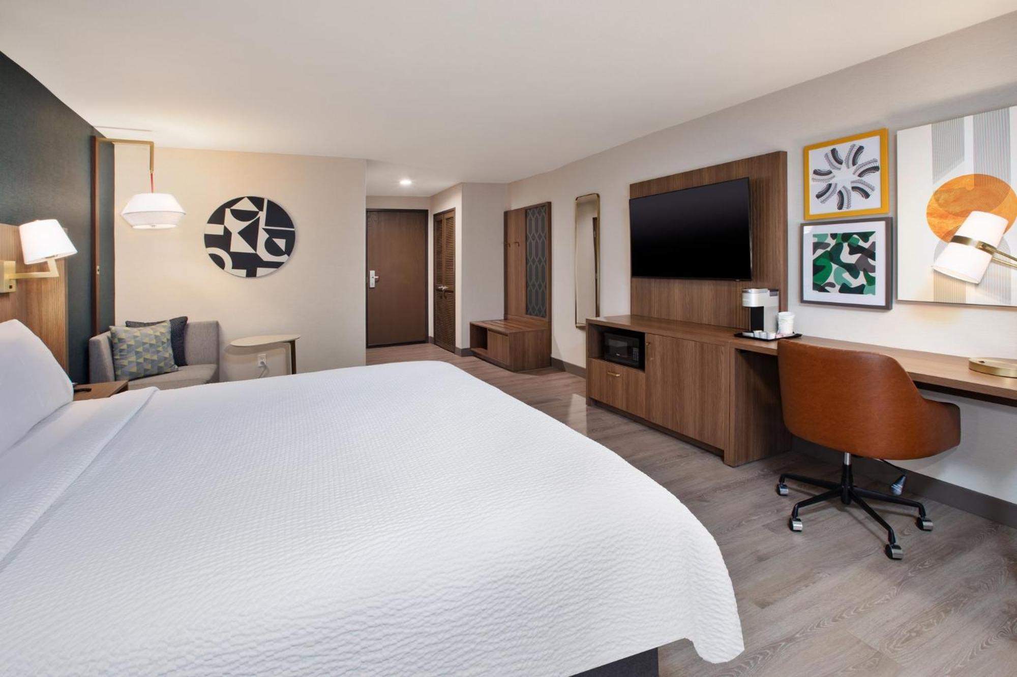 Standard King Room