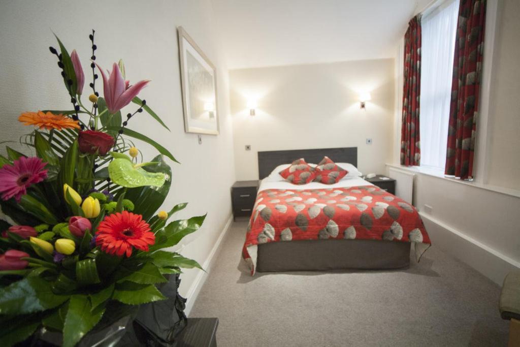 Single Room with Private Bathroom