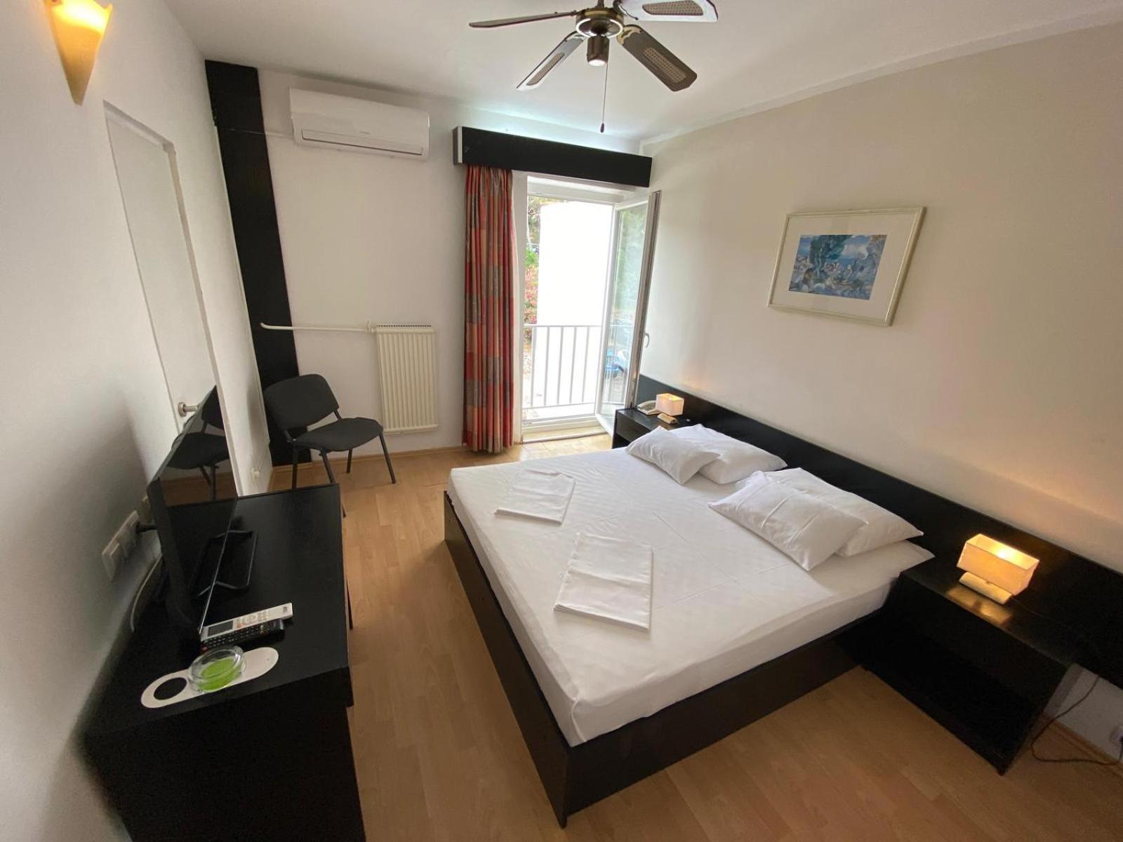 Family Room 2+2