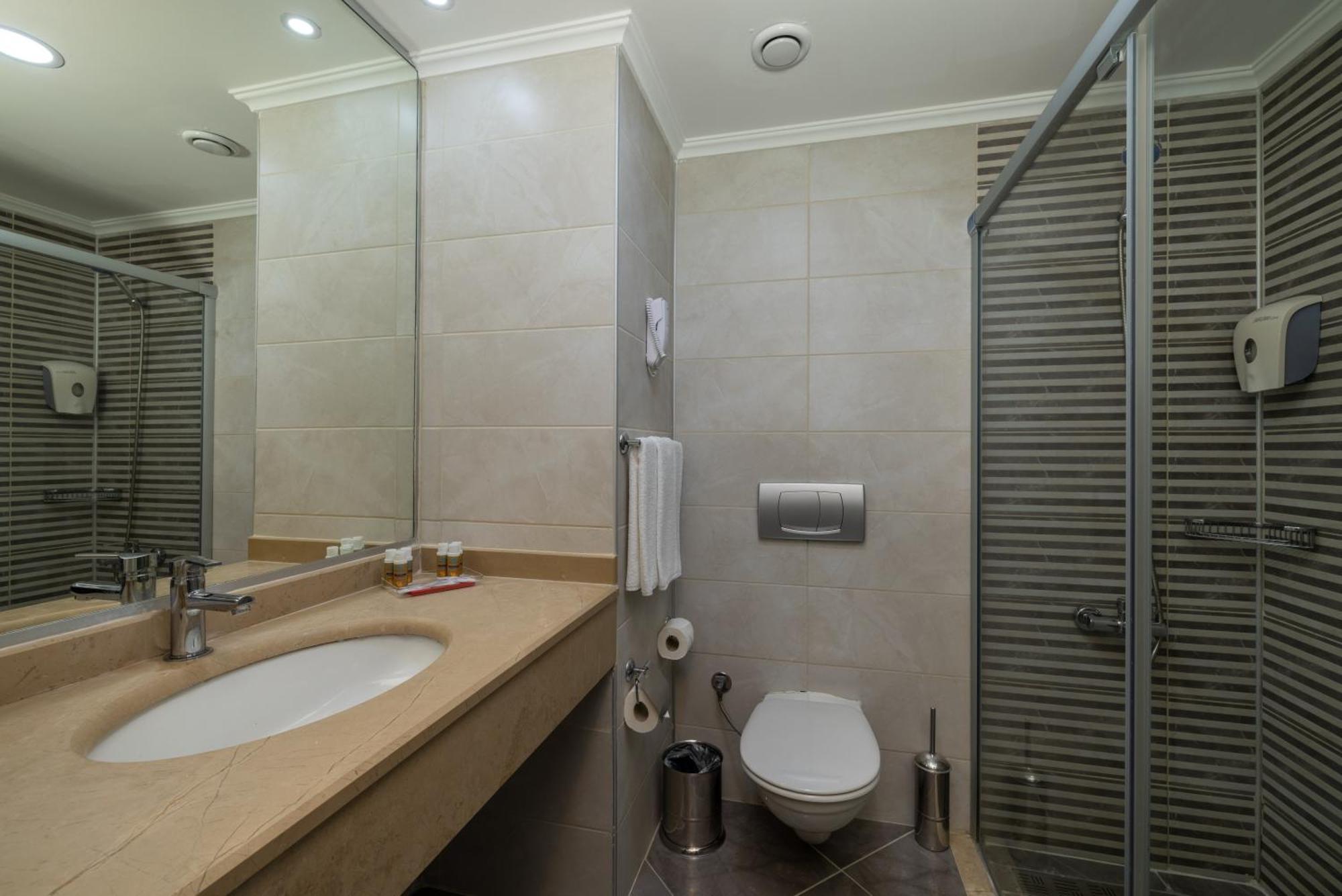 Standard Double or Twin Room,1209912082:JPEG