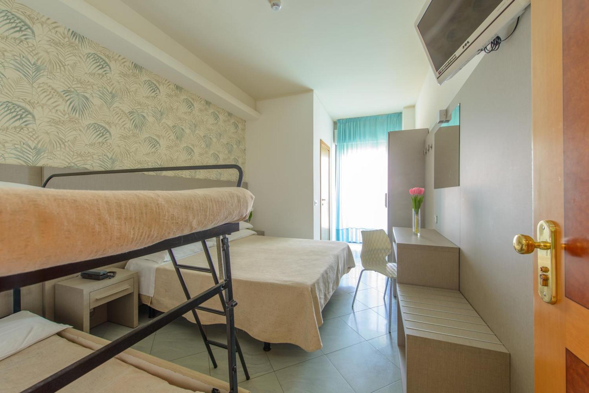 Standard Quadruple Room,1654305254:JPEG