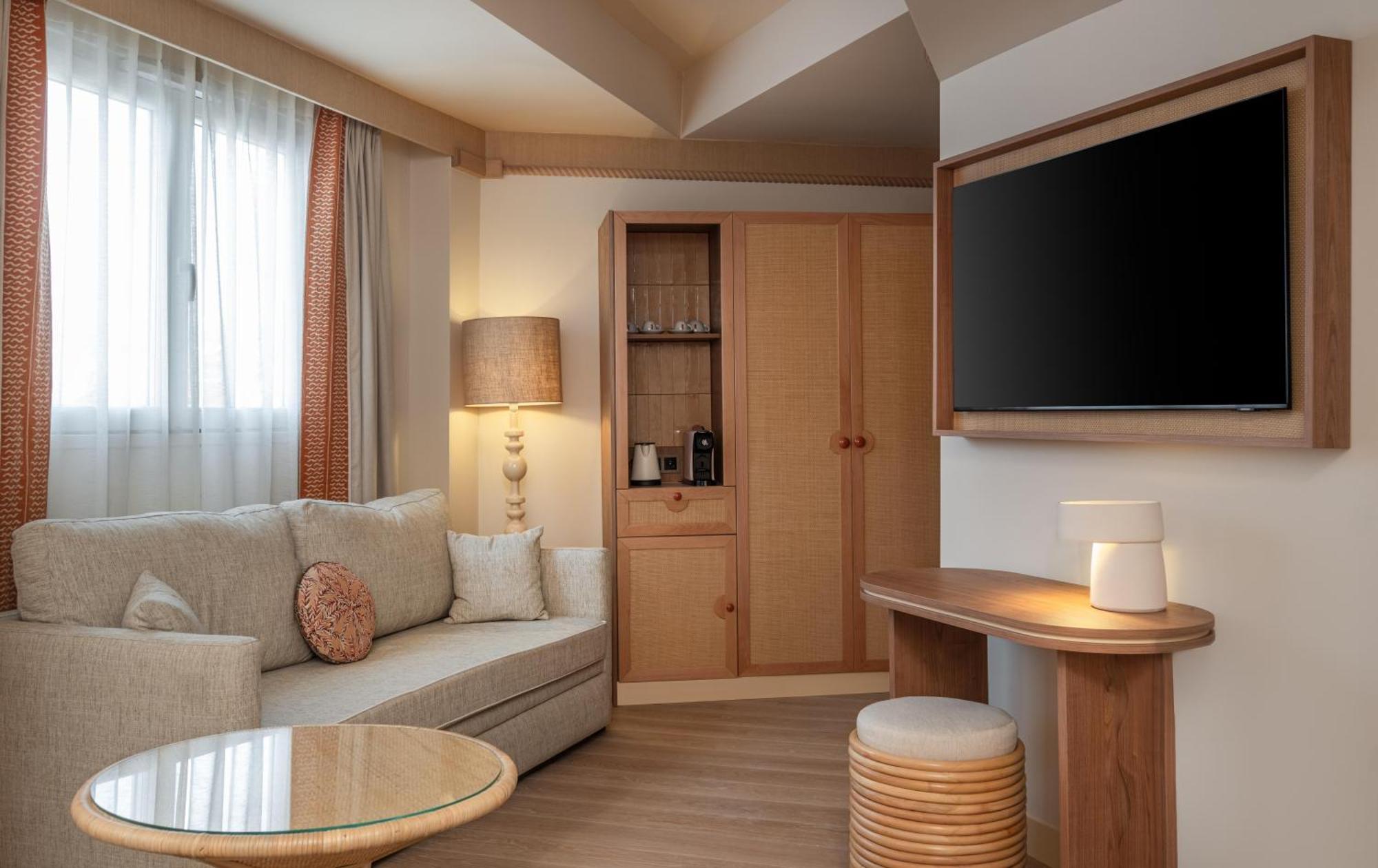 Junior Suite,1656172627:JPEG