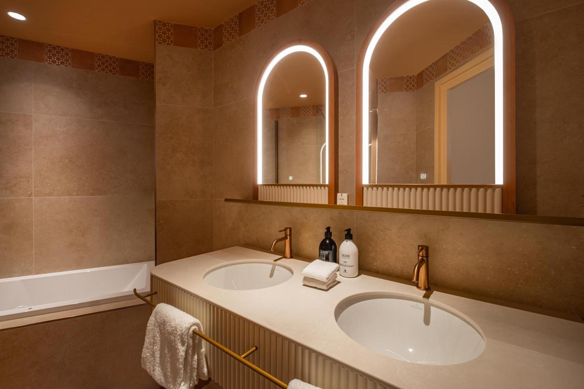 Junior Suite,1656172657:JPEG