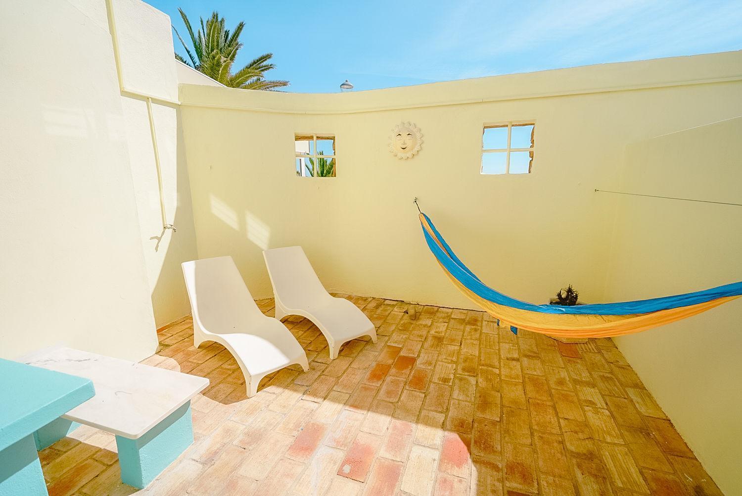 One-Bedroom Apartment Sea View