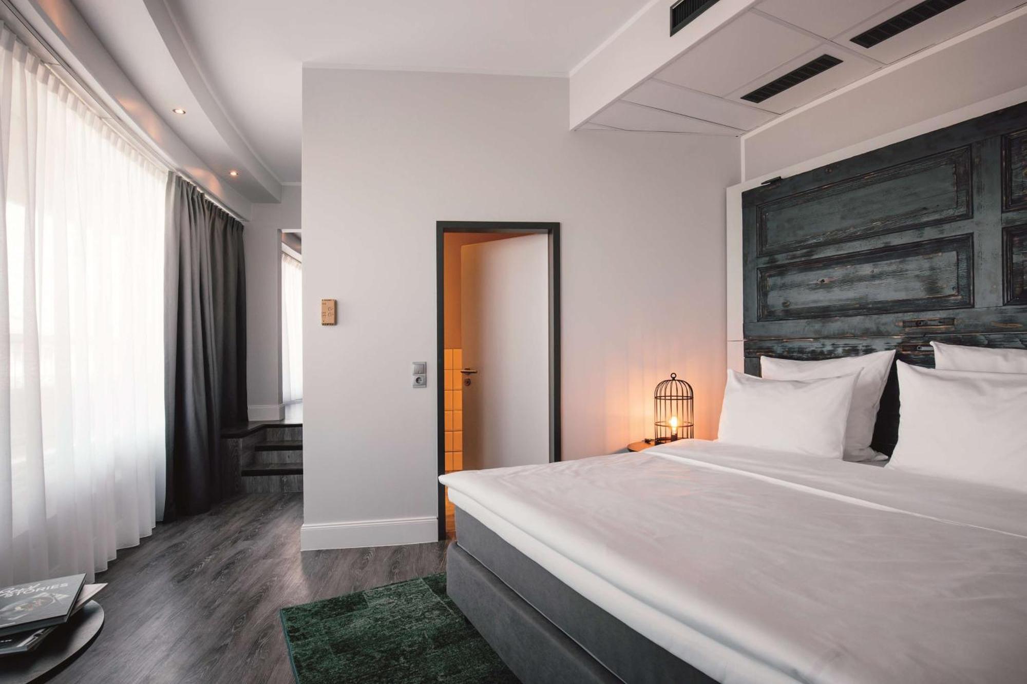 One-Bedroom Suite,1658066217:JPEG