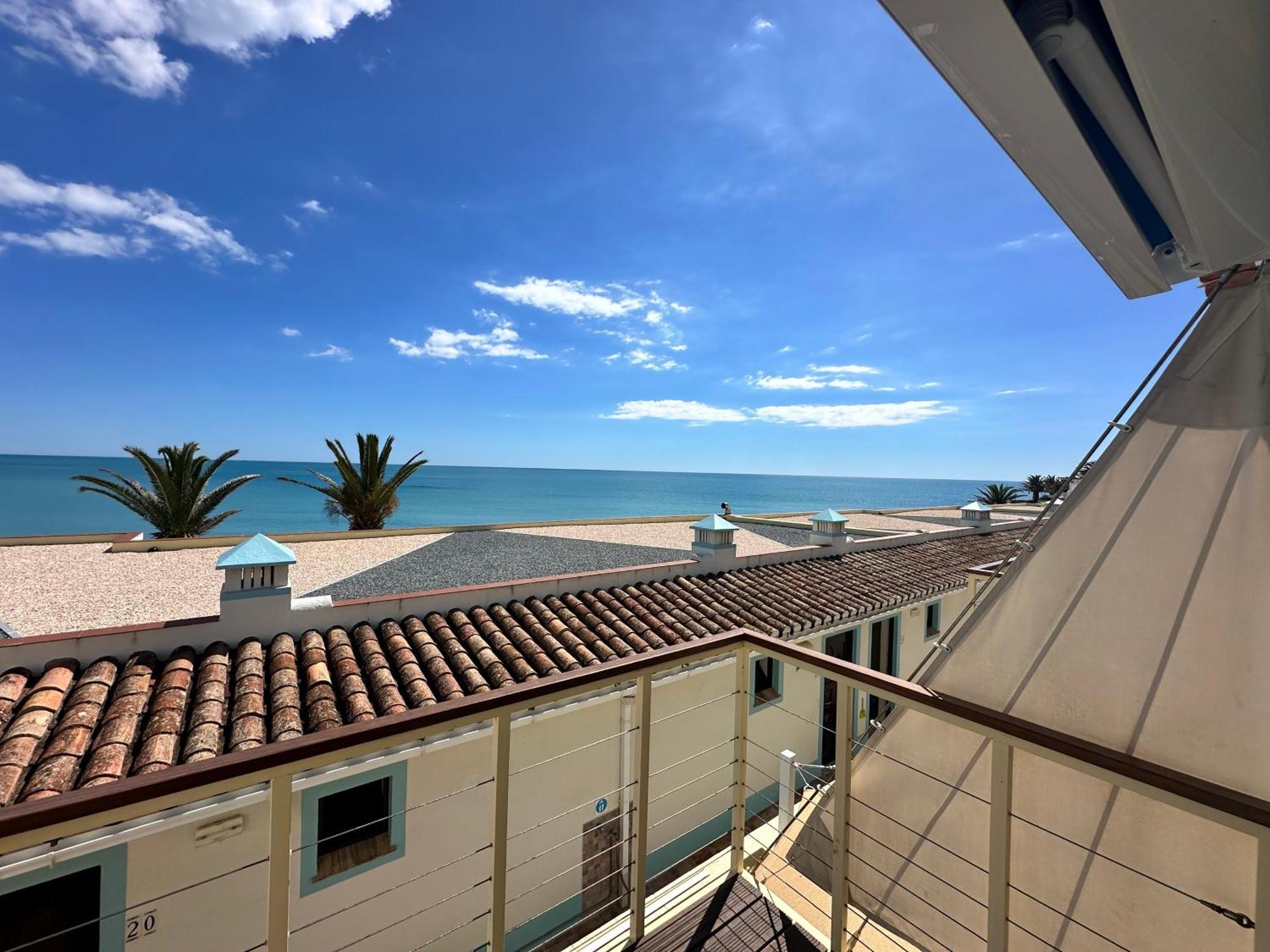 One-Bedroom Apartment Sea View