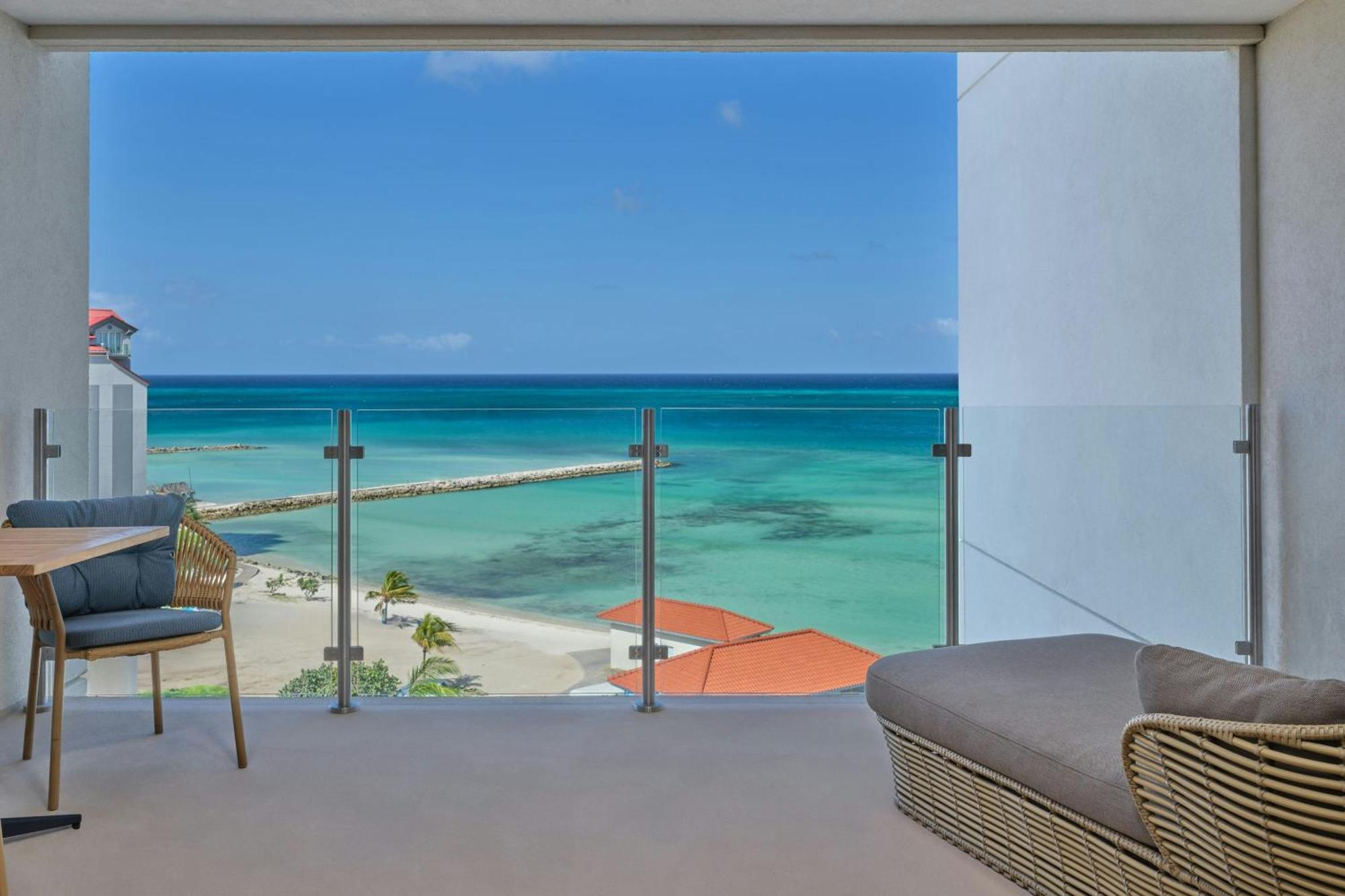 Deluxe King Room Balcony Partial Ocean View,1672171268:JPEG