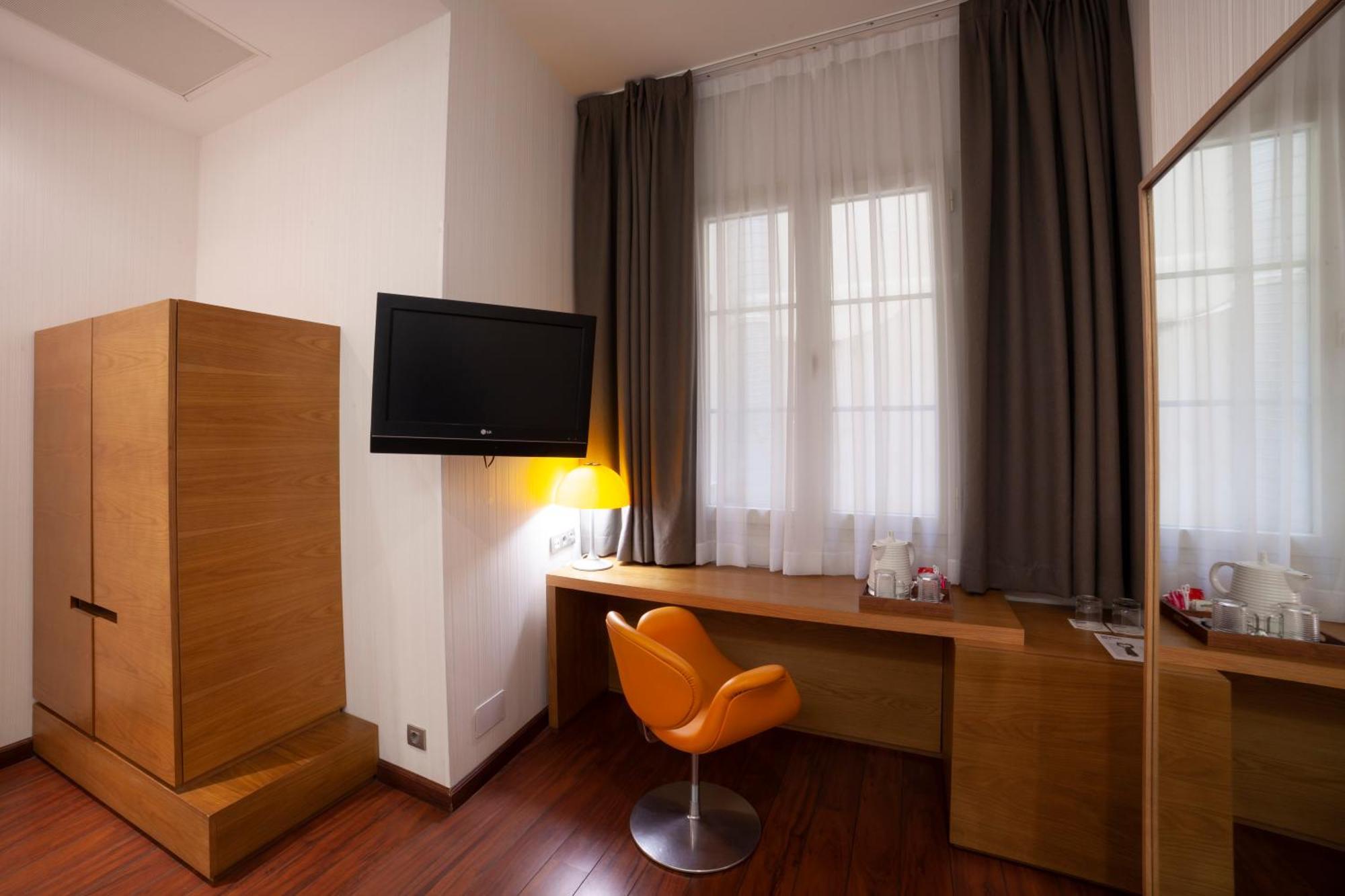 Double Small Room