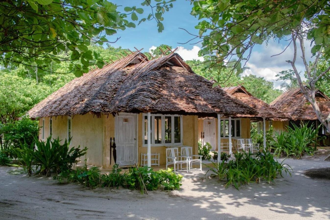 Villa - Beach Front
