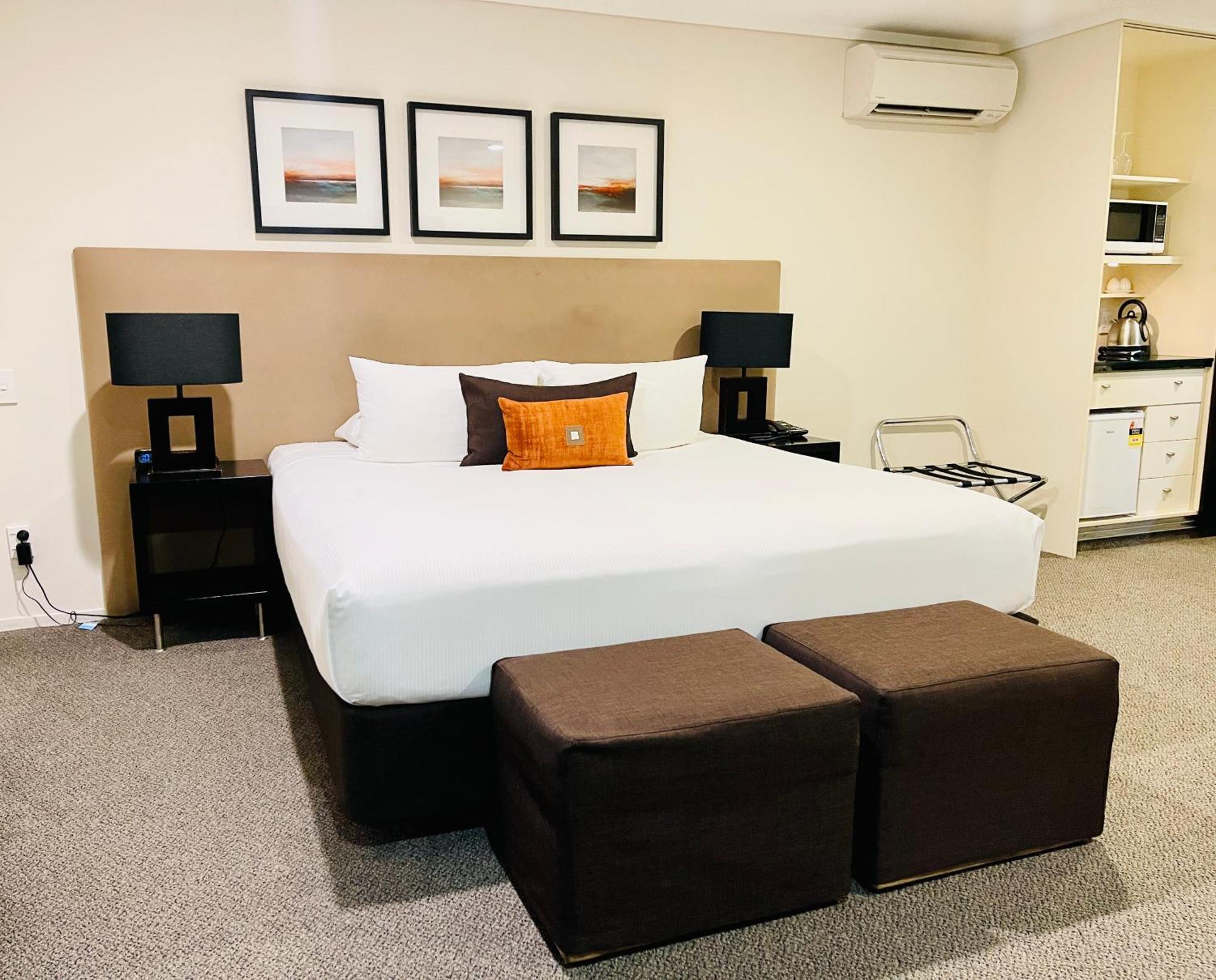 Deluxe King or Twin Room