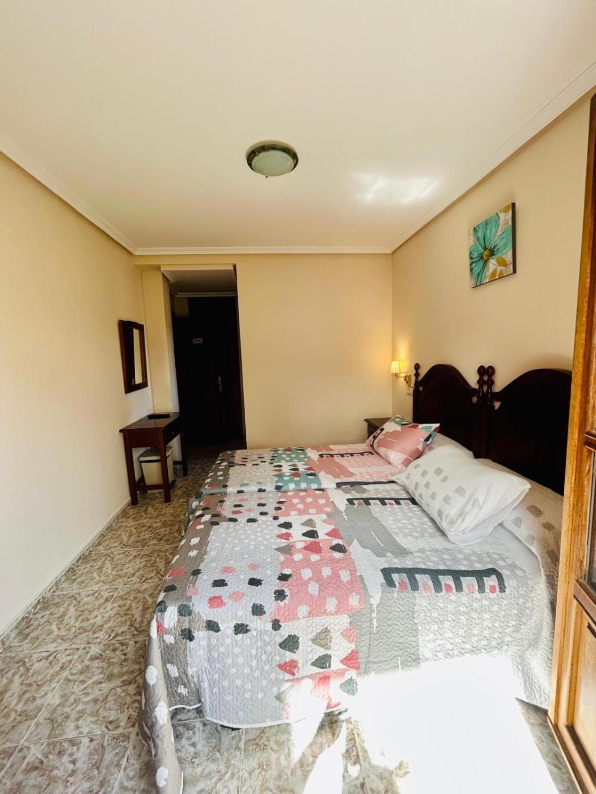 Twin Room,1660086177:JPEG