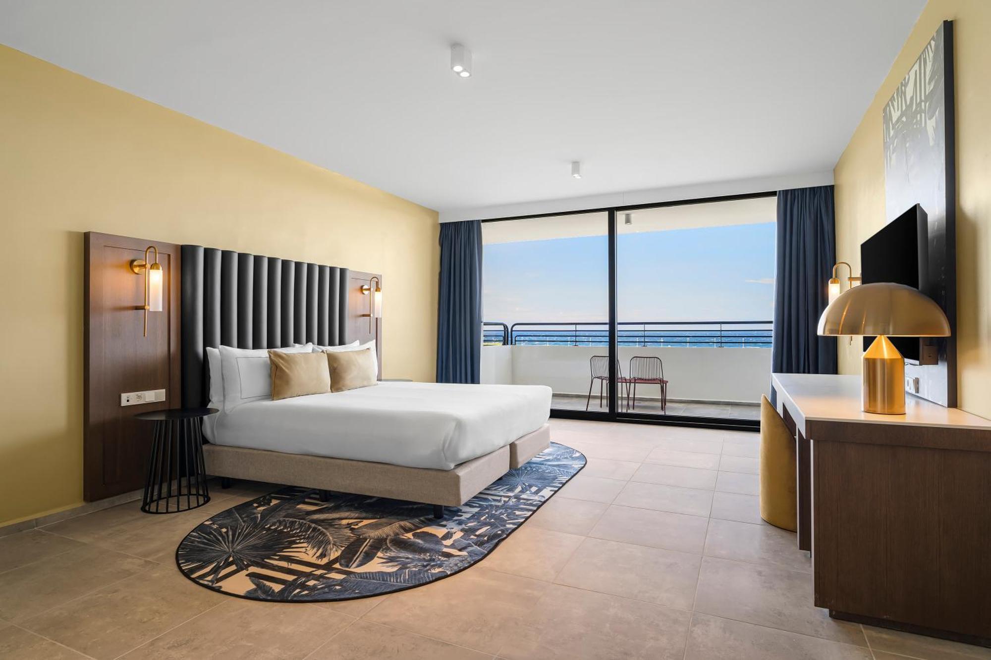 Superior One-Bedroom King Suite with Ocean View