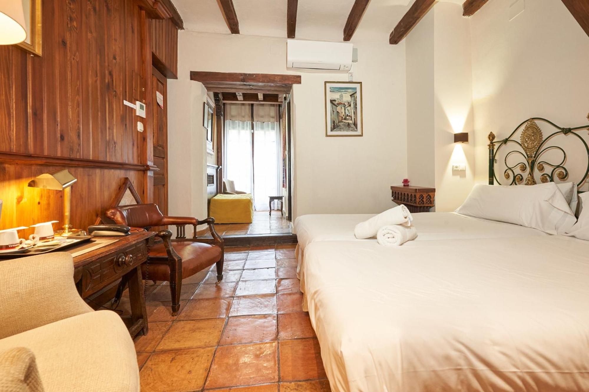 Double or Twin Room,1661112224:JPEG