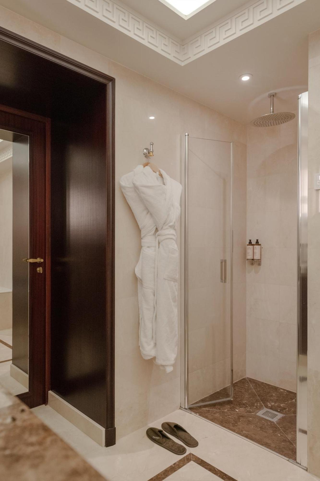 Junior Suite Avenue