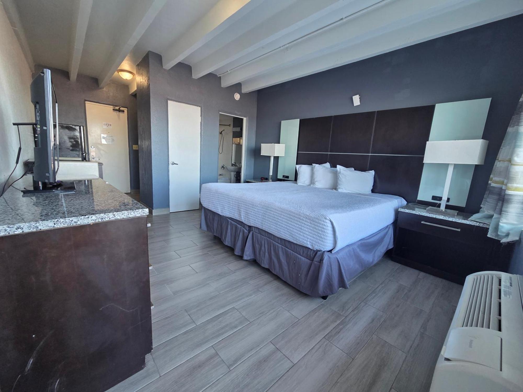 Superior King Room,1664667401:JPEG