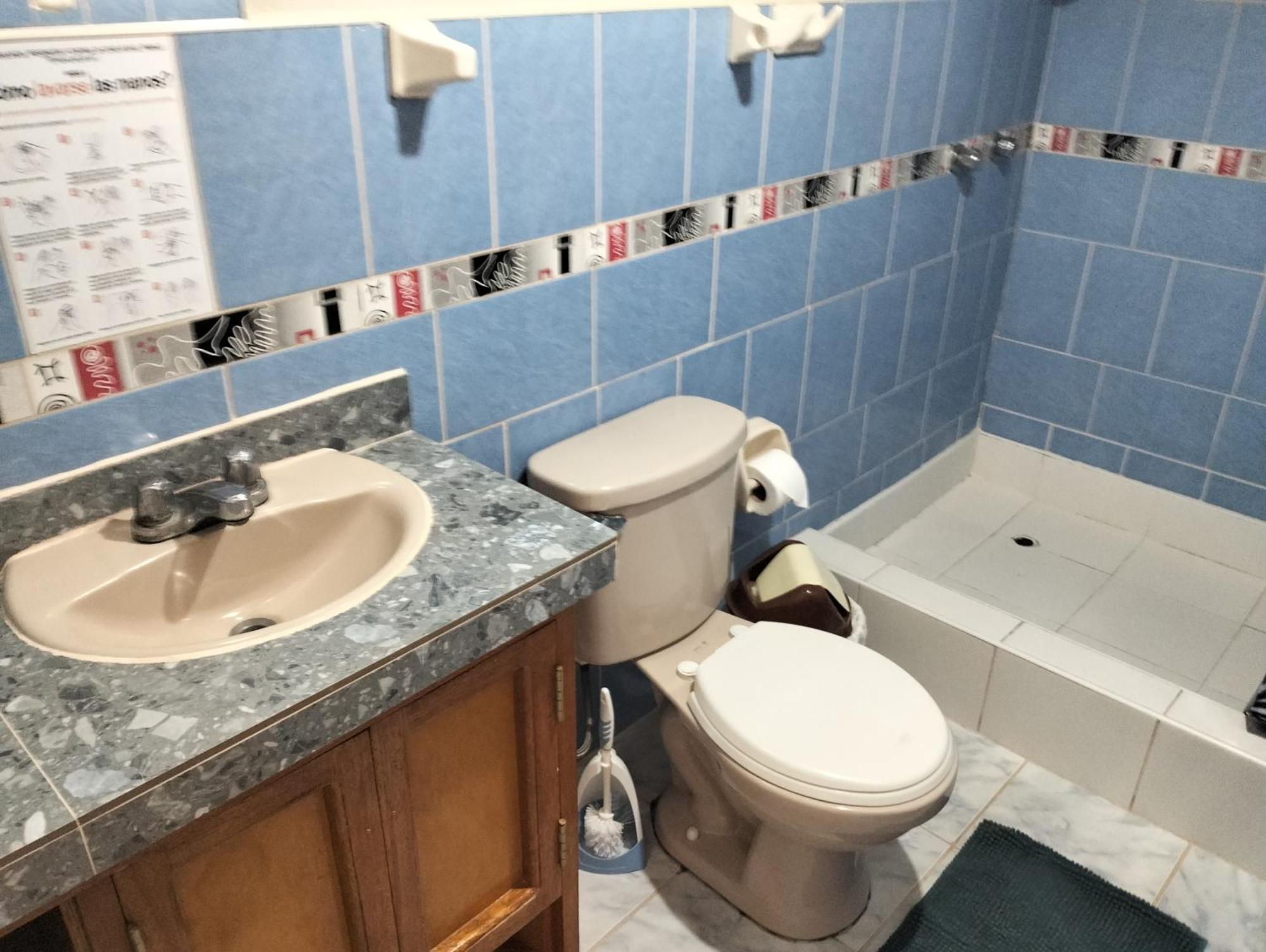 Vierbettzimmer mit eigenem Bad