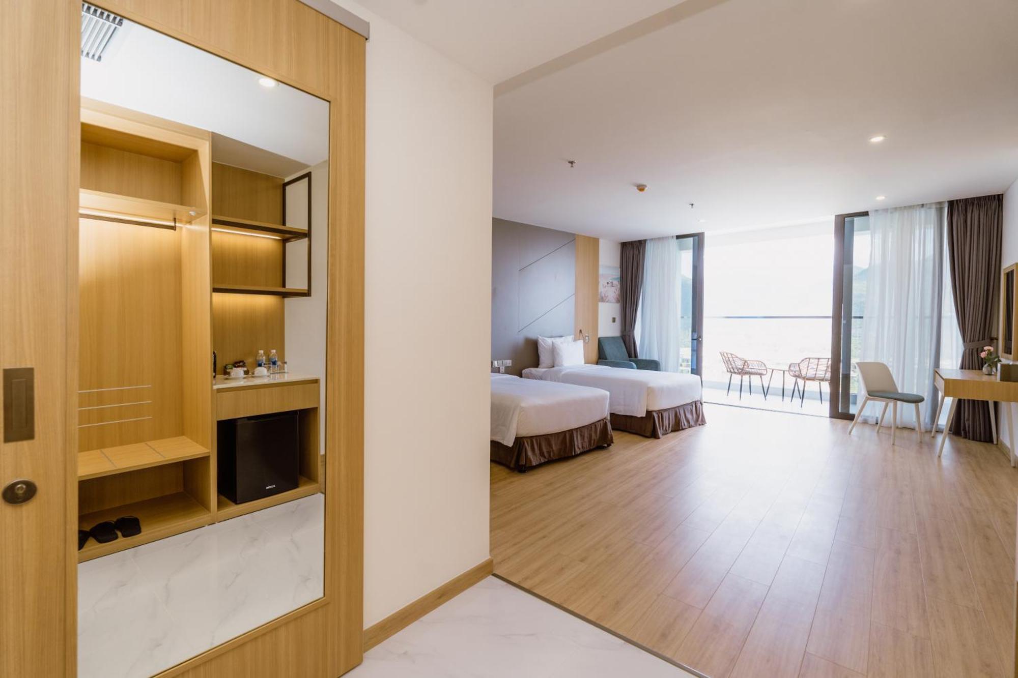 Deluxe Triple Room with Ocean View