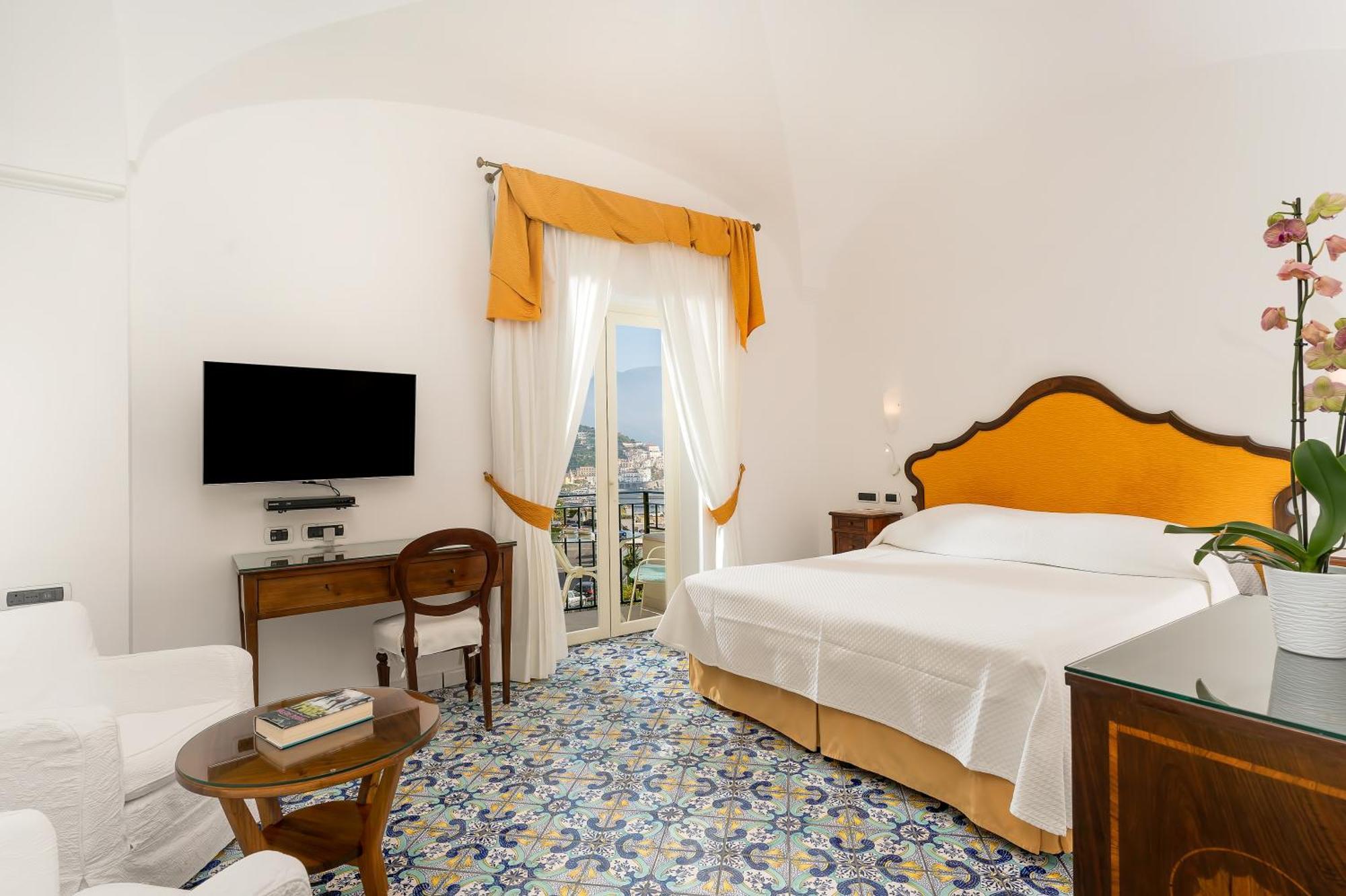 Standard Double or Twin Room Partial Sea View
