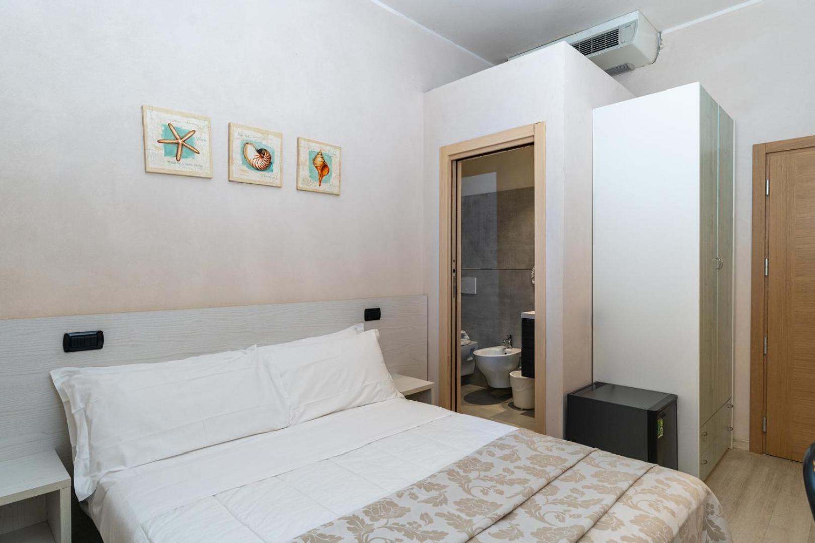 Standard Double or Twin Room,1758347935:JPEG