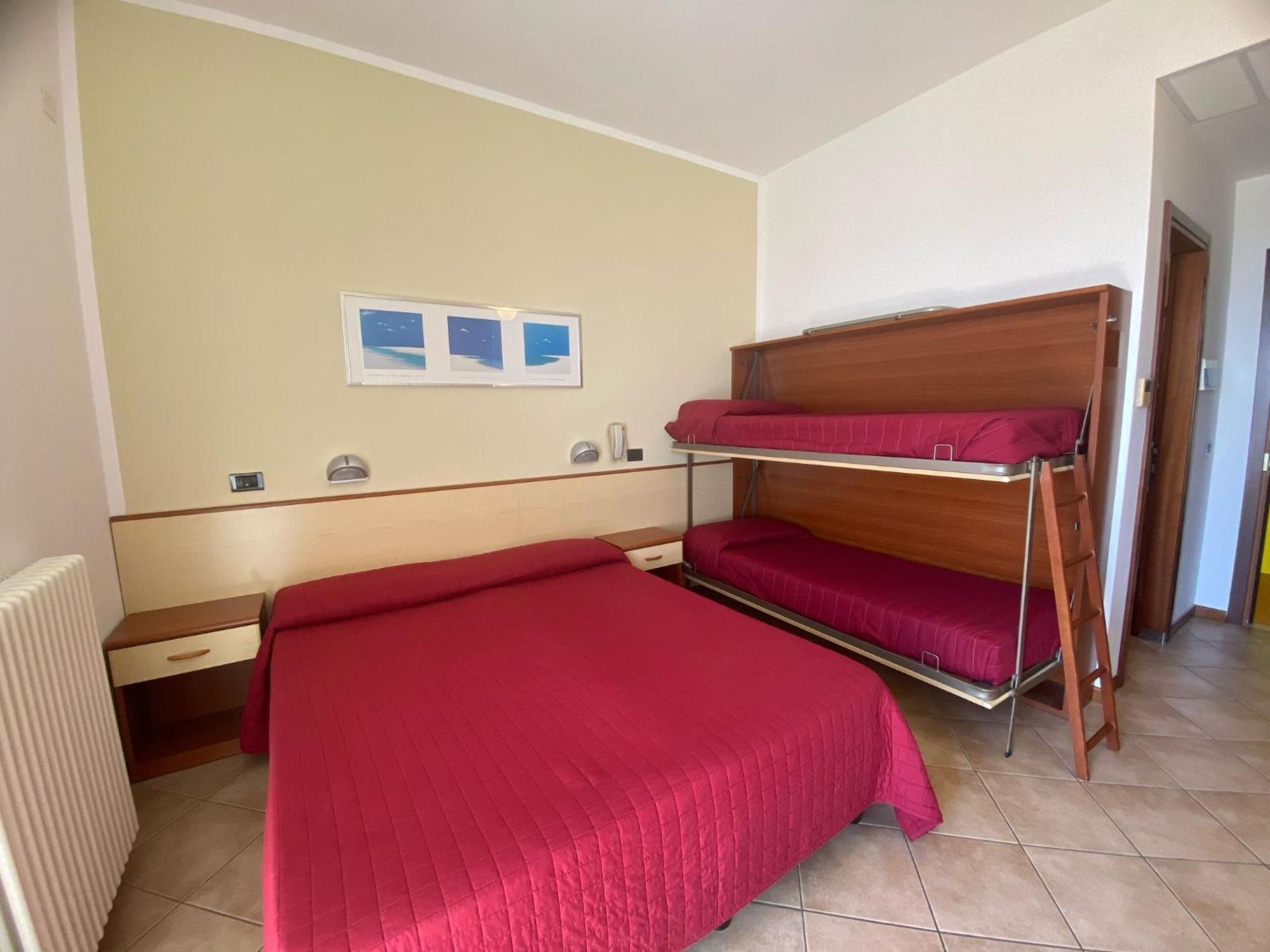 Quadruple Room Sea View,1663773386:JPEG