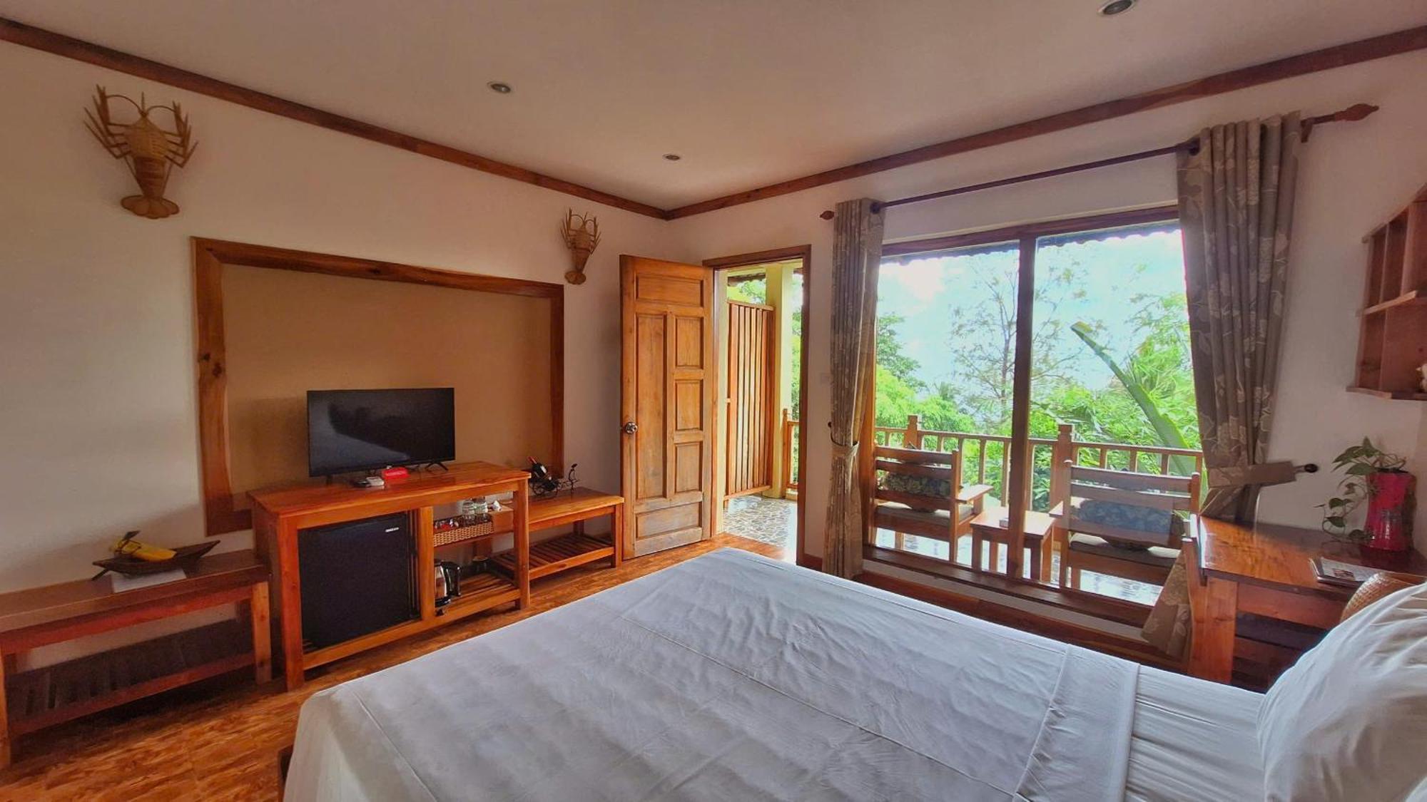 Standard Double Room with Garden View