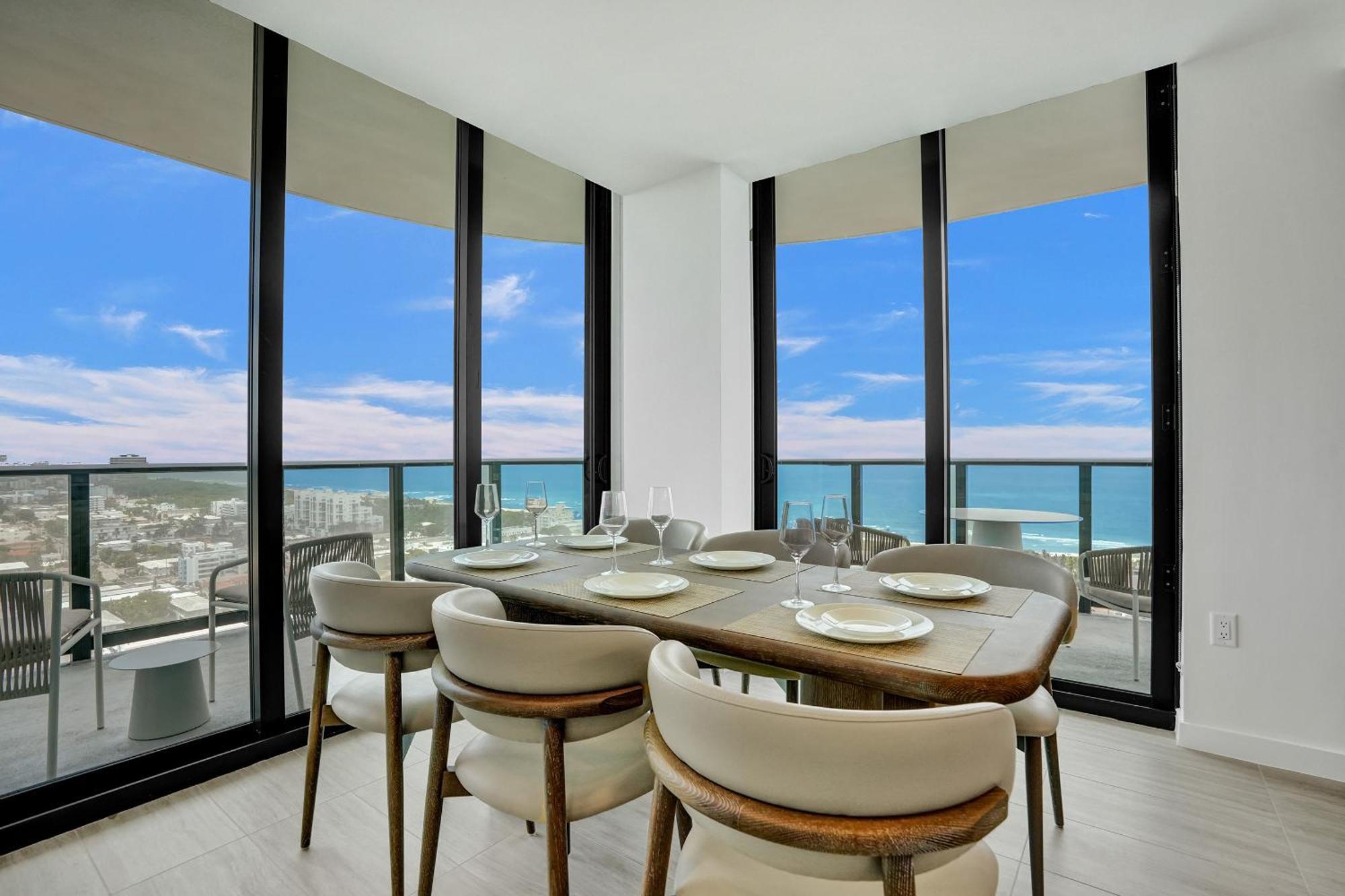 Three-Bedroom Apartment Ocean View,1665071488:JPEG