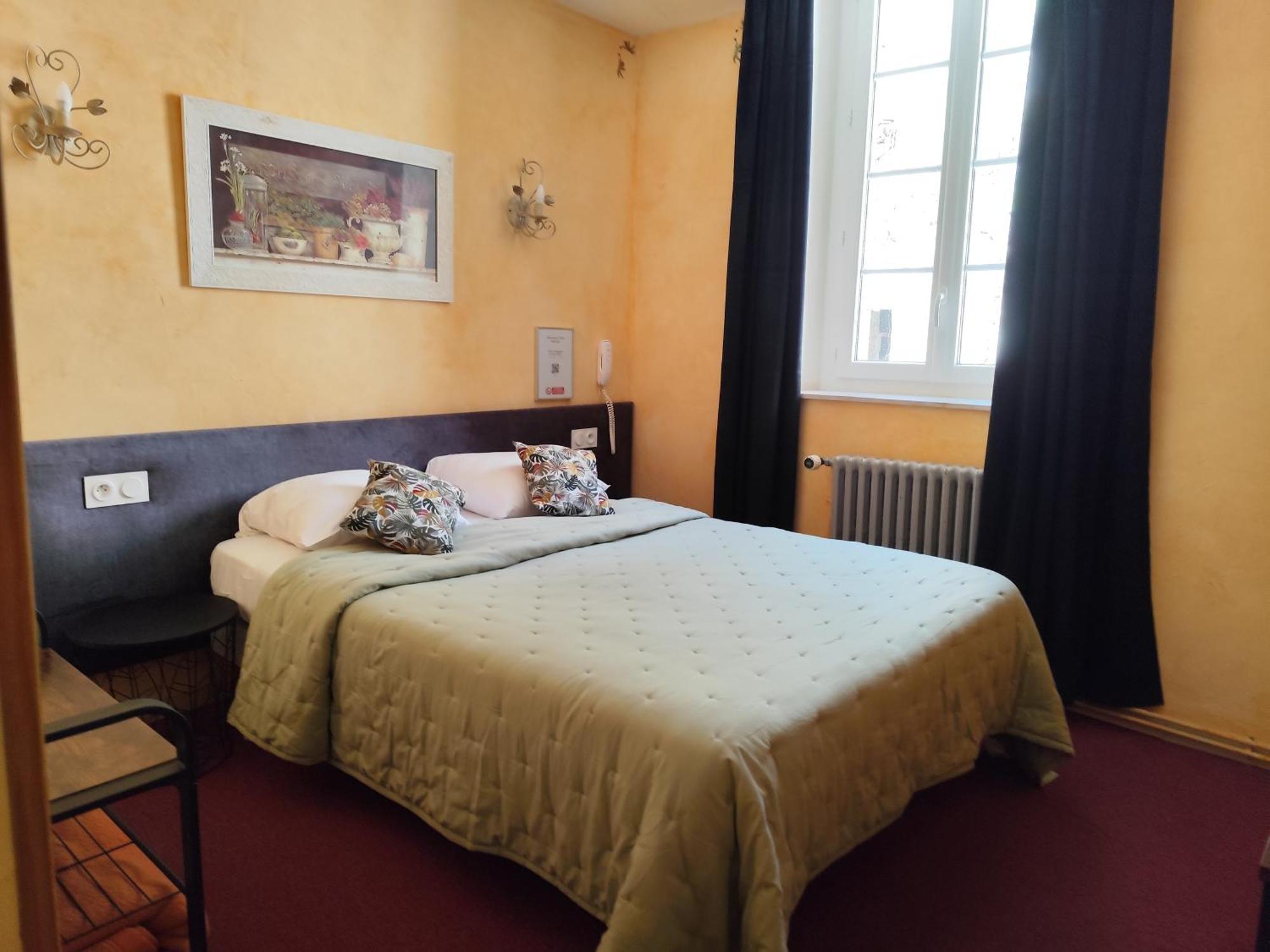 Small Double Room,1668050716:JPEG