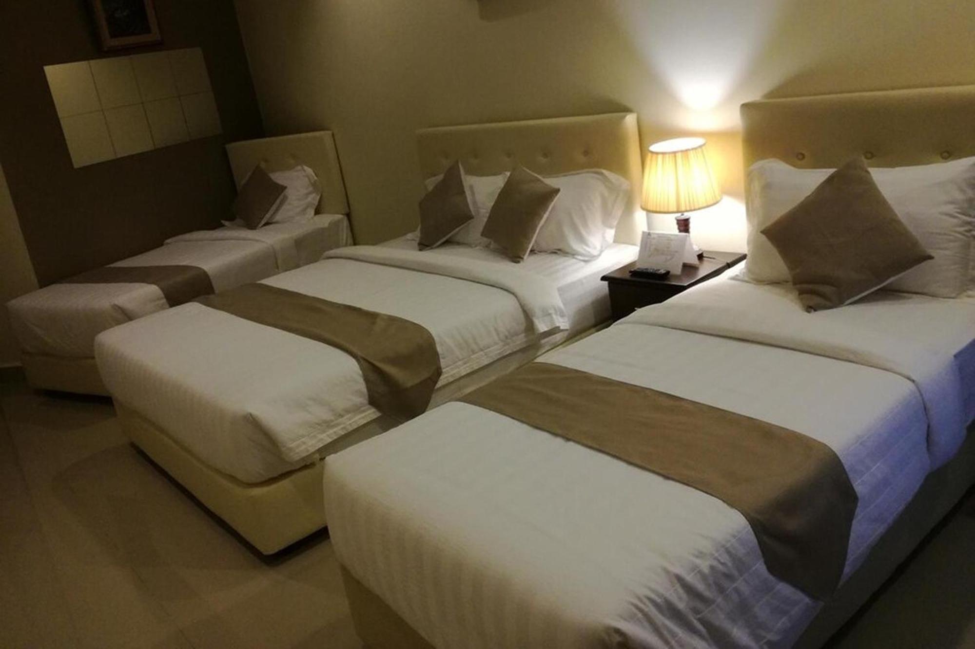 Deluxe Family Room