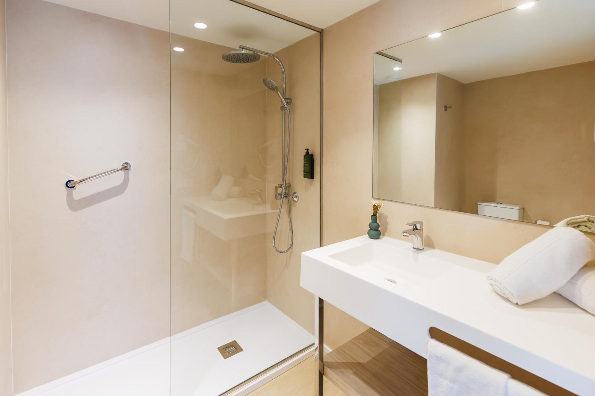 Triple Room,1665488548:JPEG