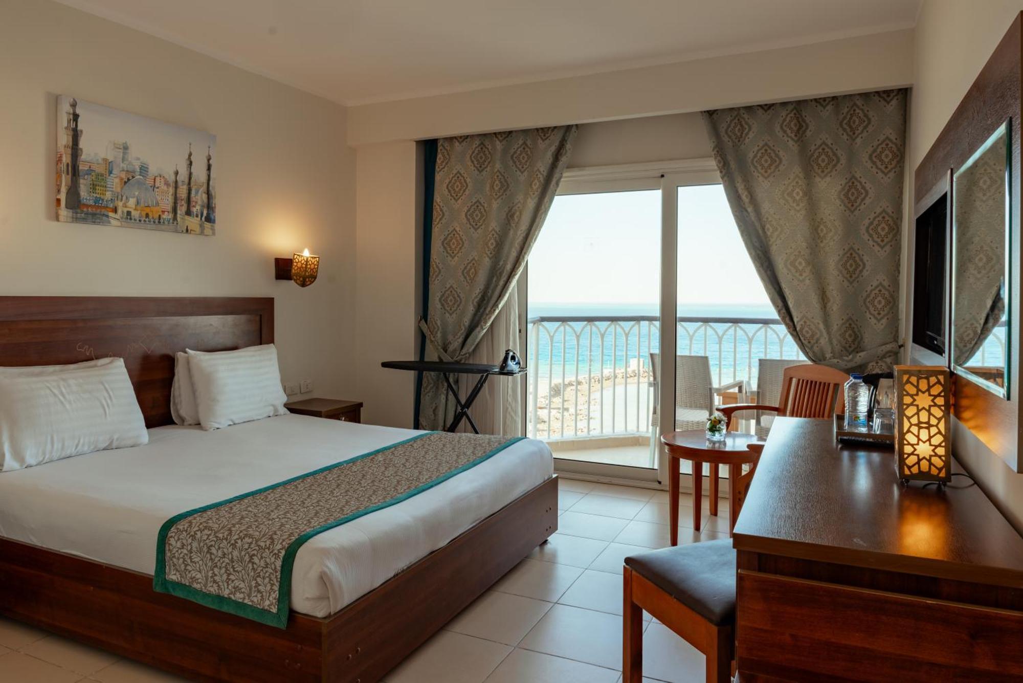 Double or Twin Room Sea View