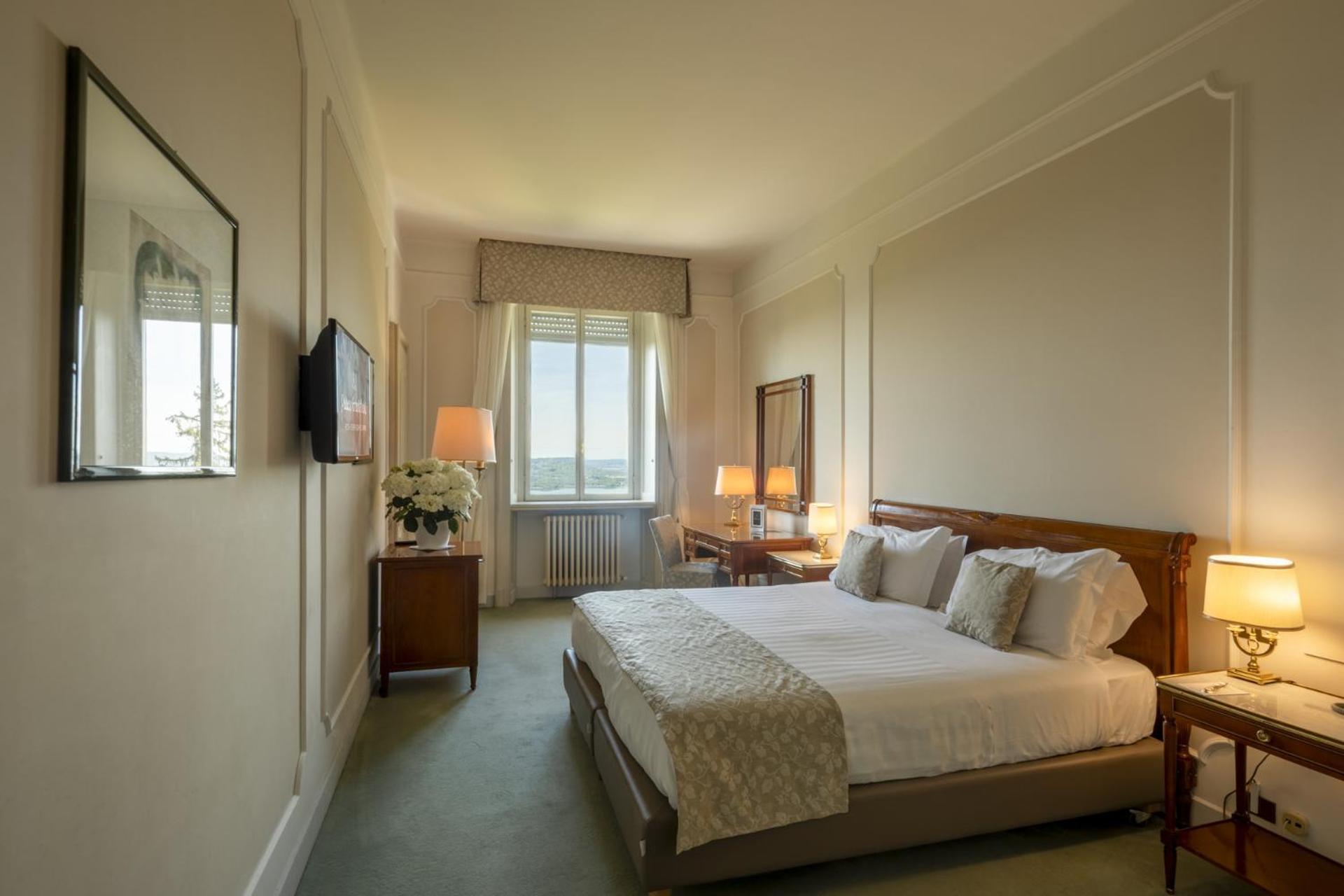 Double Room Lake View