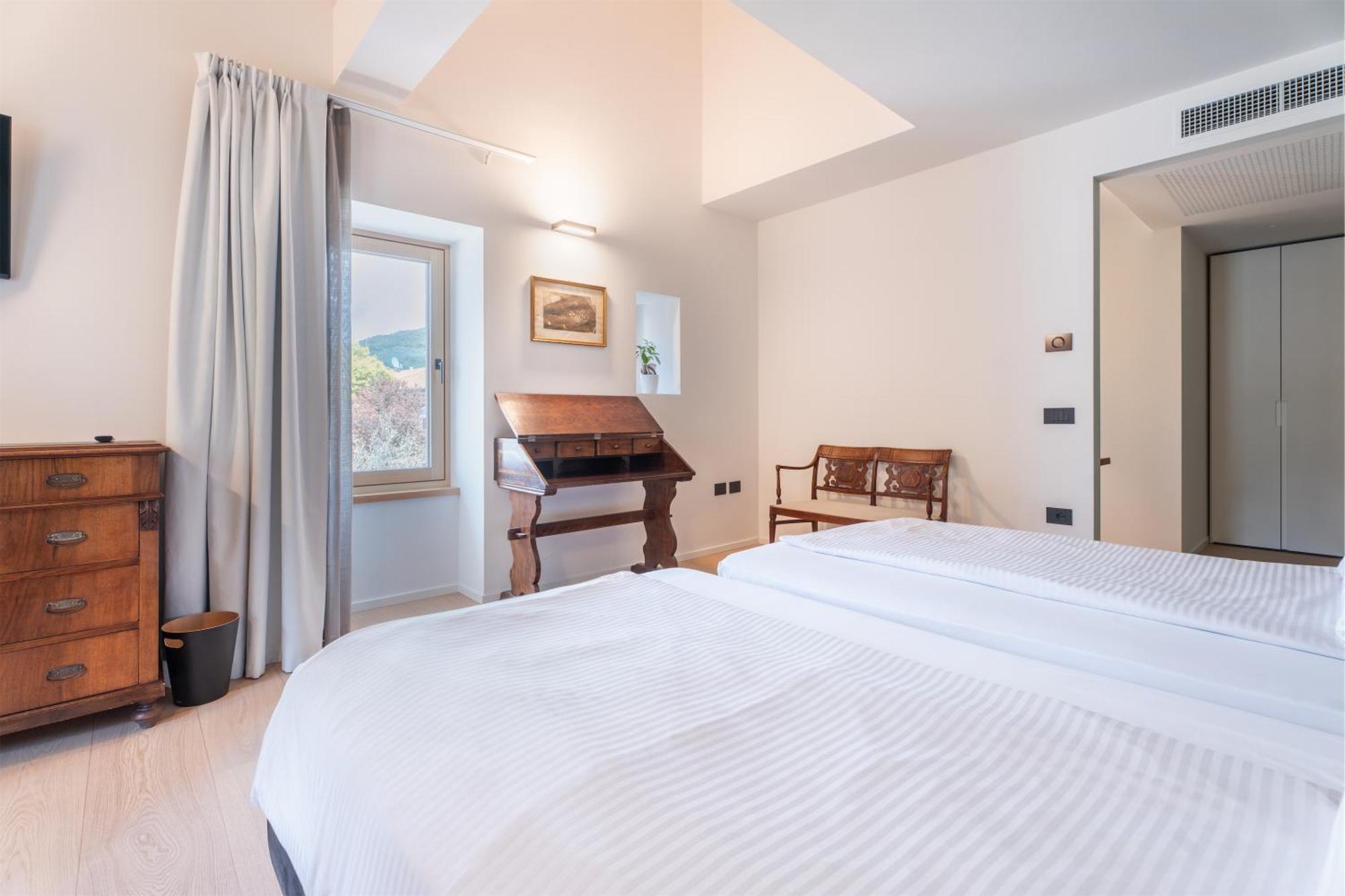 Zweibettzimmer mit Bergblick