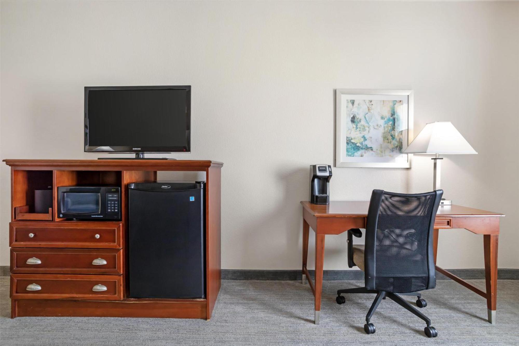 Family King Suite with Sofa Bed - Non-Smoking