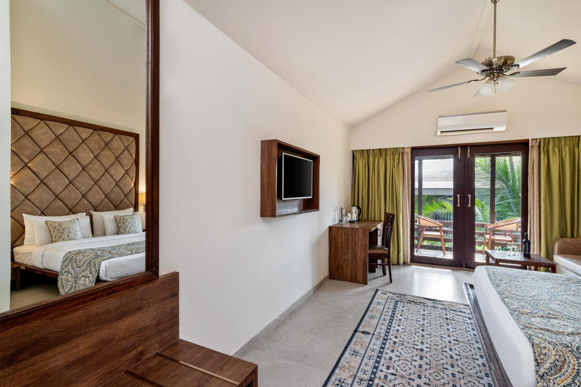 Coco Wood Cottage with Balcony (with complimentary Kayaking and 20% off on Massage session)