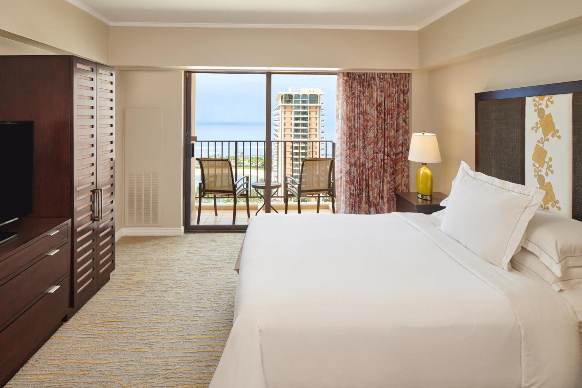 One-Bedroom King Suite Sofa Bed Ocean View Kalia Tower