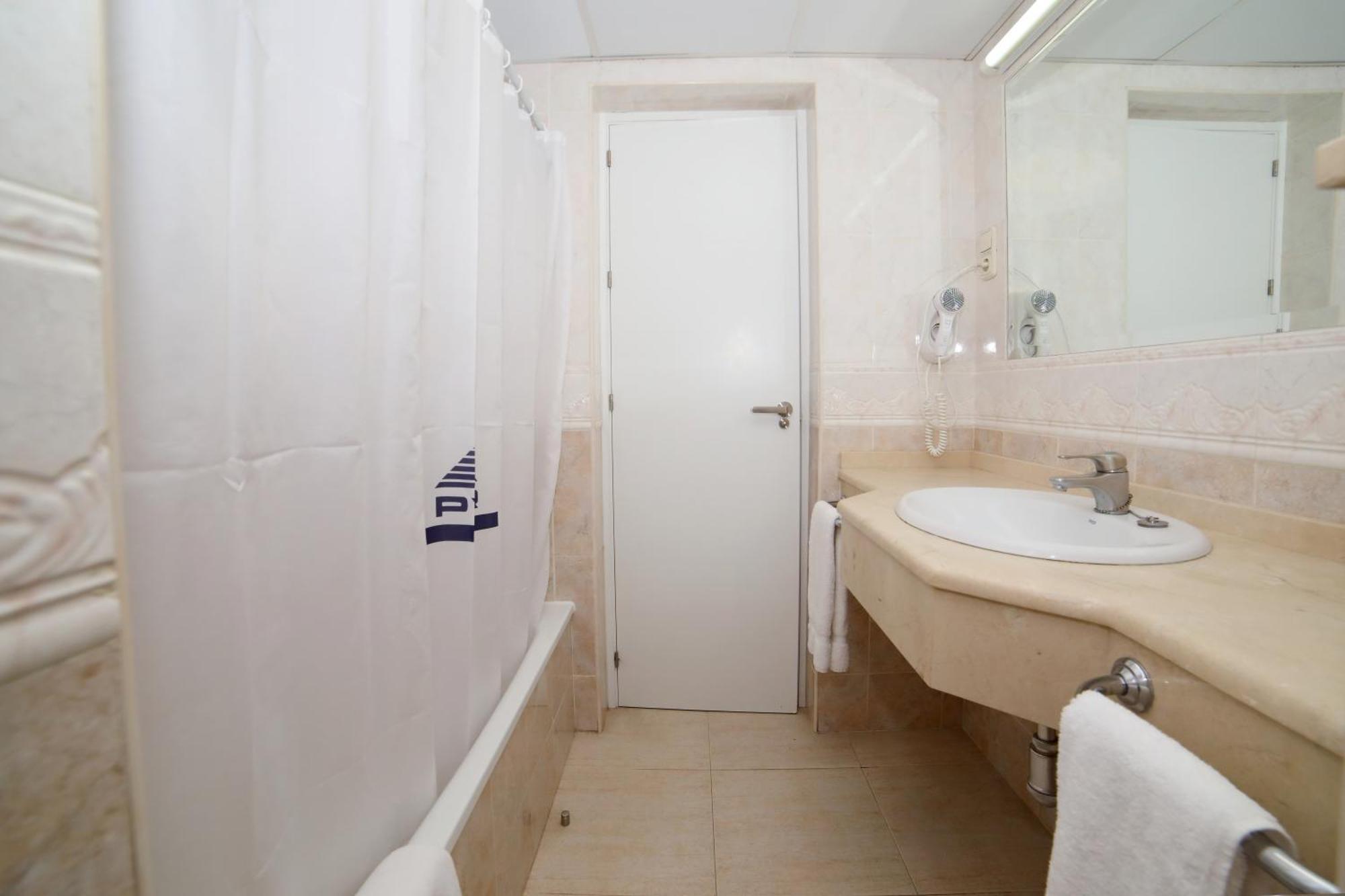 Apartment mit 1 Schlafzimmer, Meerblick und Terrasse