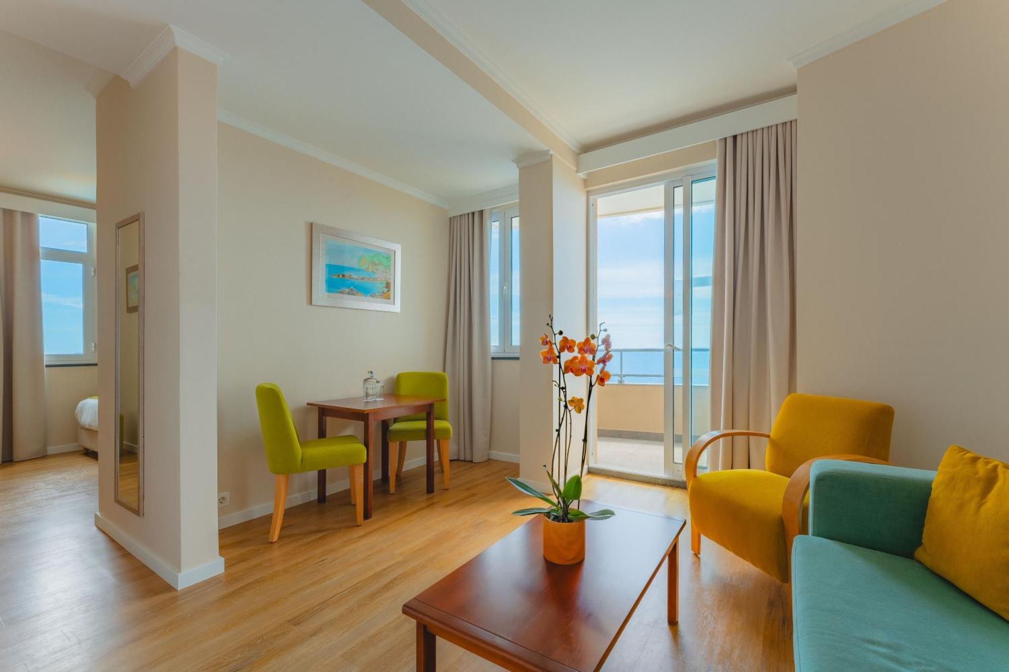 Estudio con vistas al mar