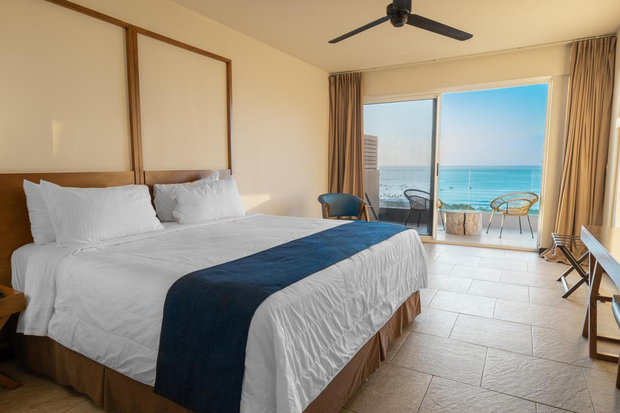 Premium Concept King Room Roll Shower Ocean View Mobility Accessible or Non-Smoking