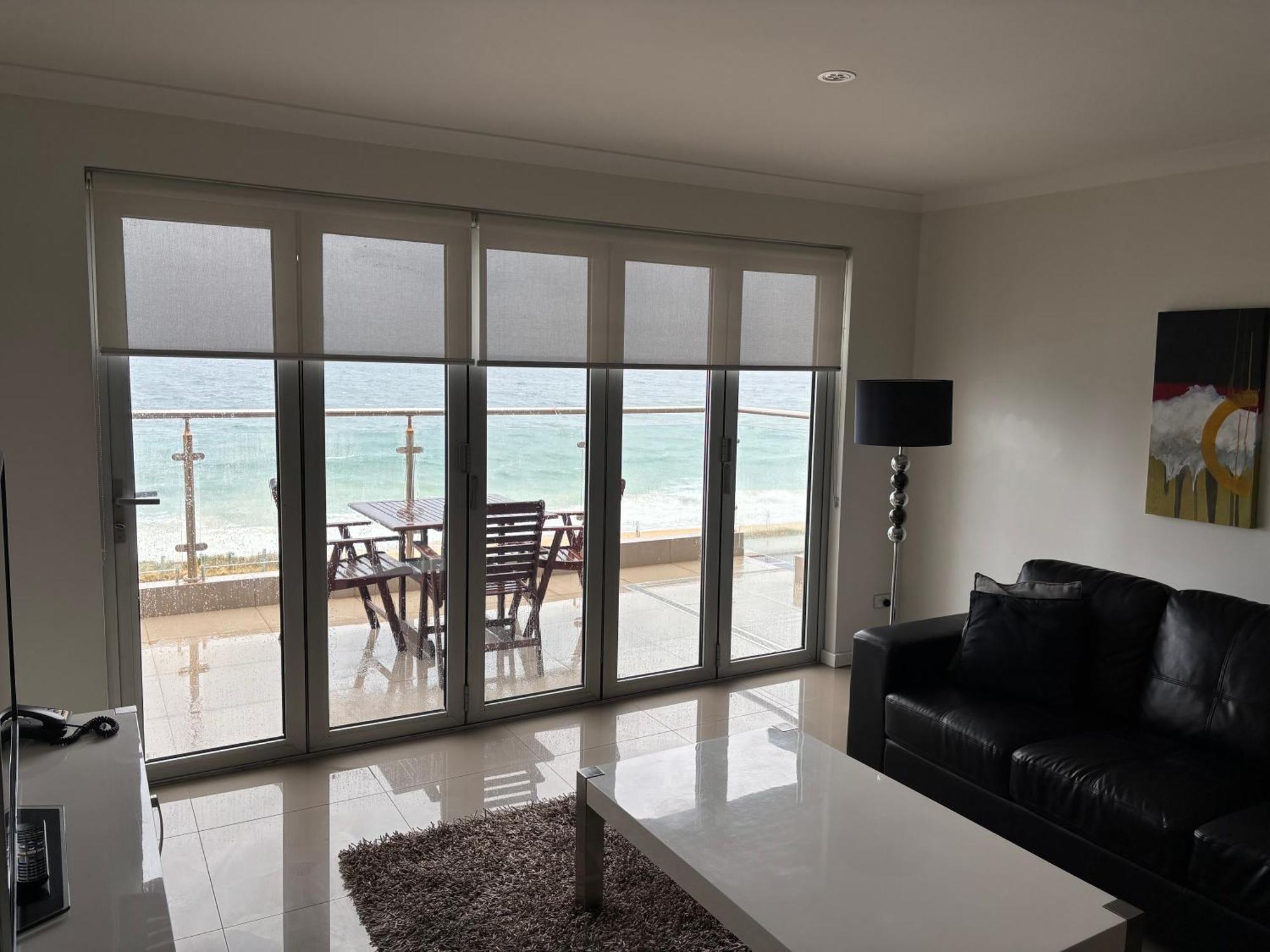 Two-Bedroom One-Bathroom Apartment Courtyard or Balcony
