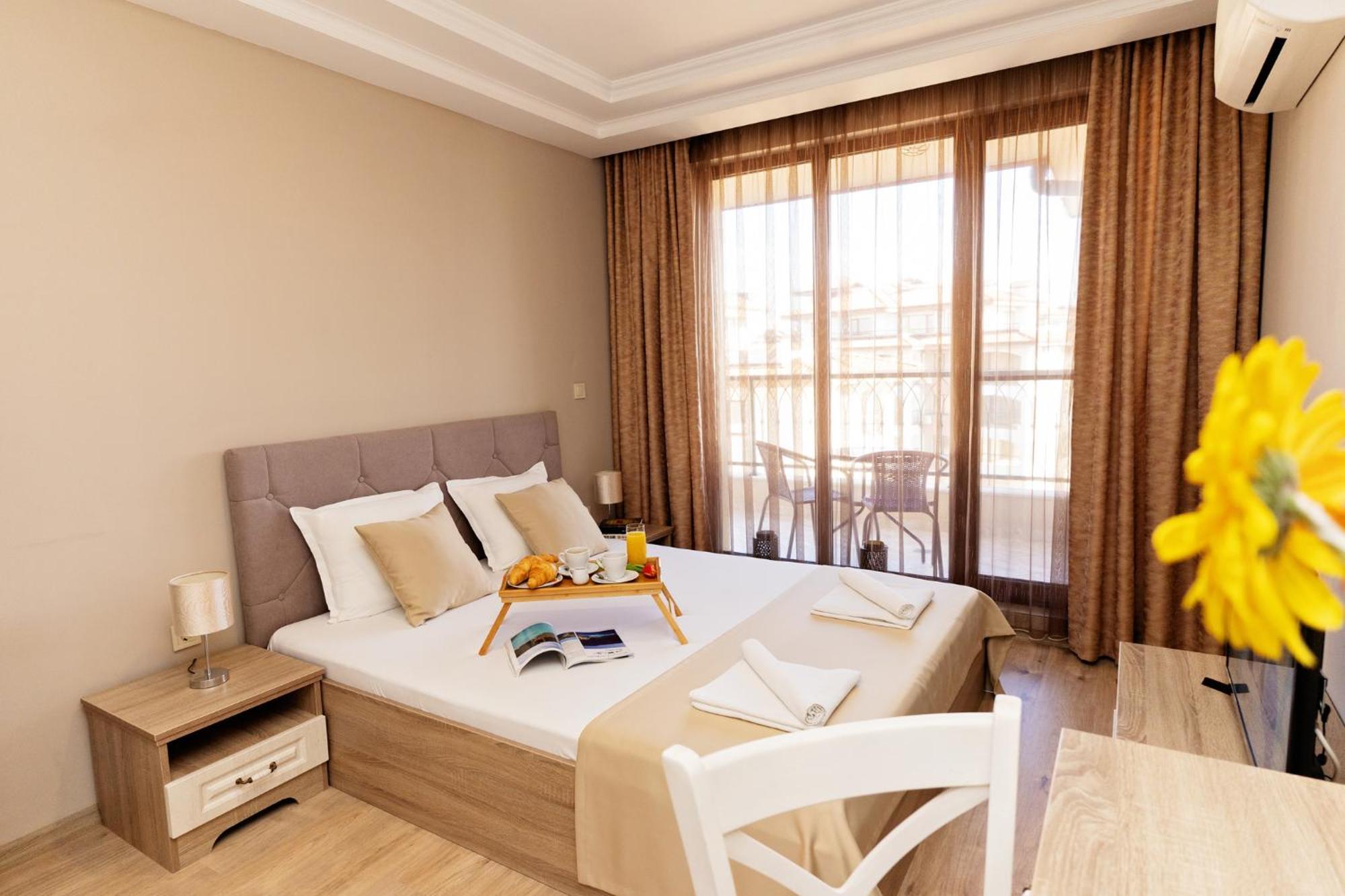 Two-Bedroom Apartment Sea Pool View