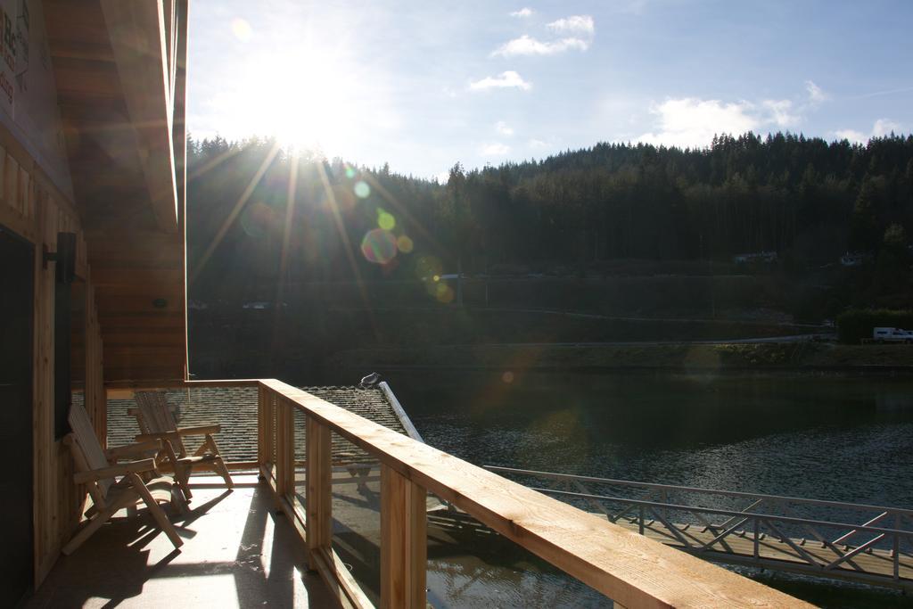 Floating Suite Garden View