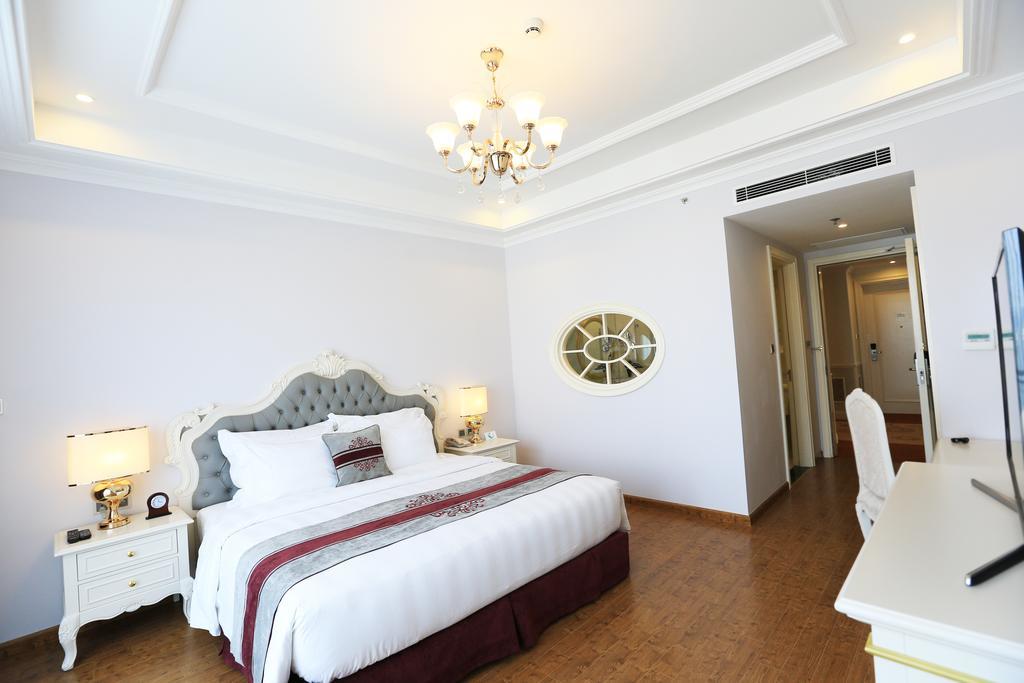 Deluxe King Bed