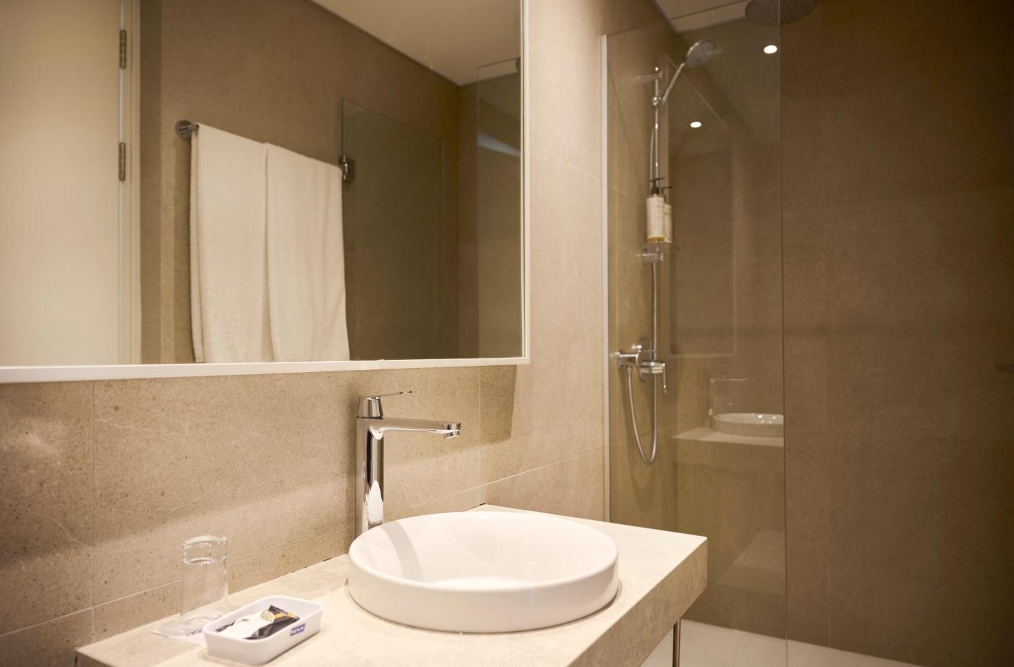 Superior Suite met 1 Slaapkamer en Zijdelings Uitzicht op Zee