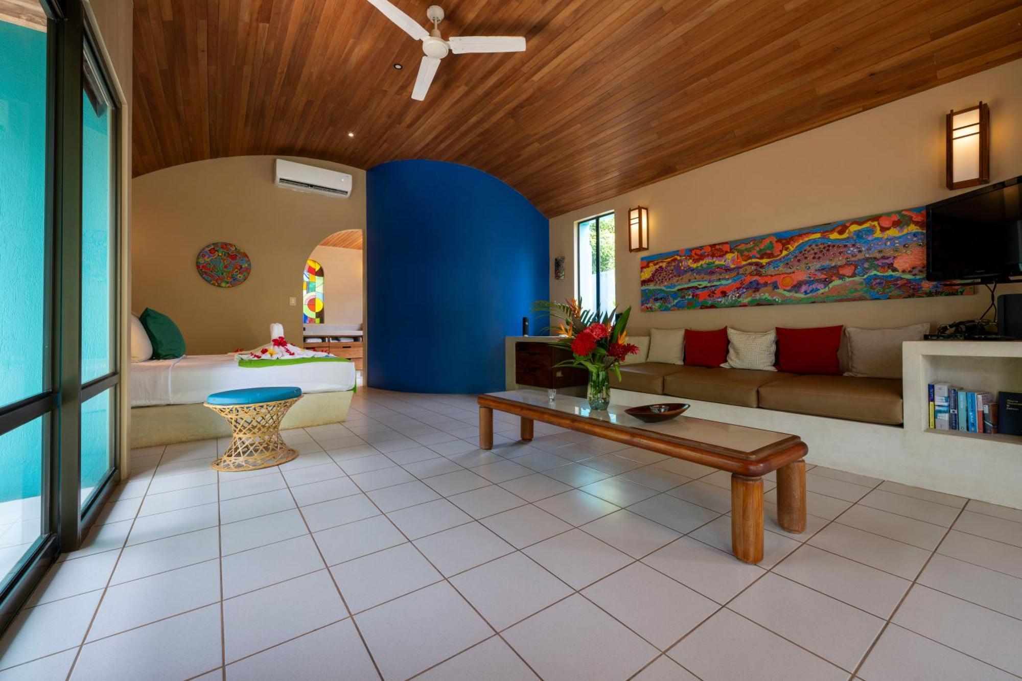Garden Bungalow 1 King Bed,1673939862:JPEG