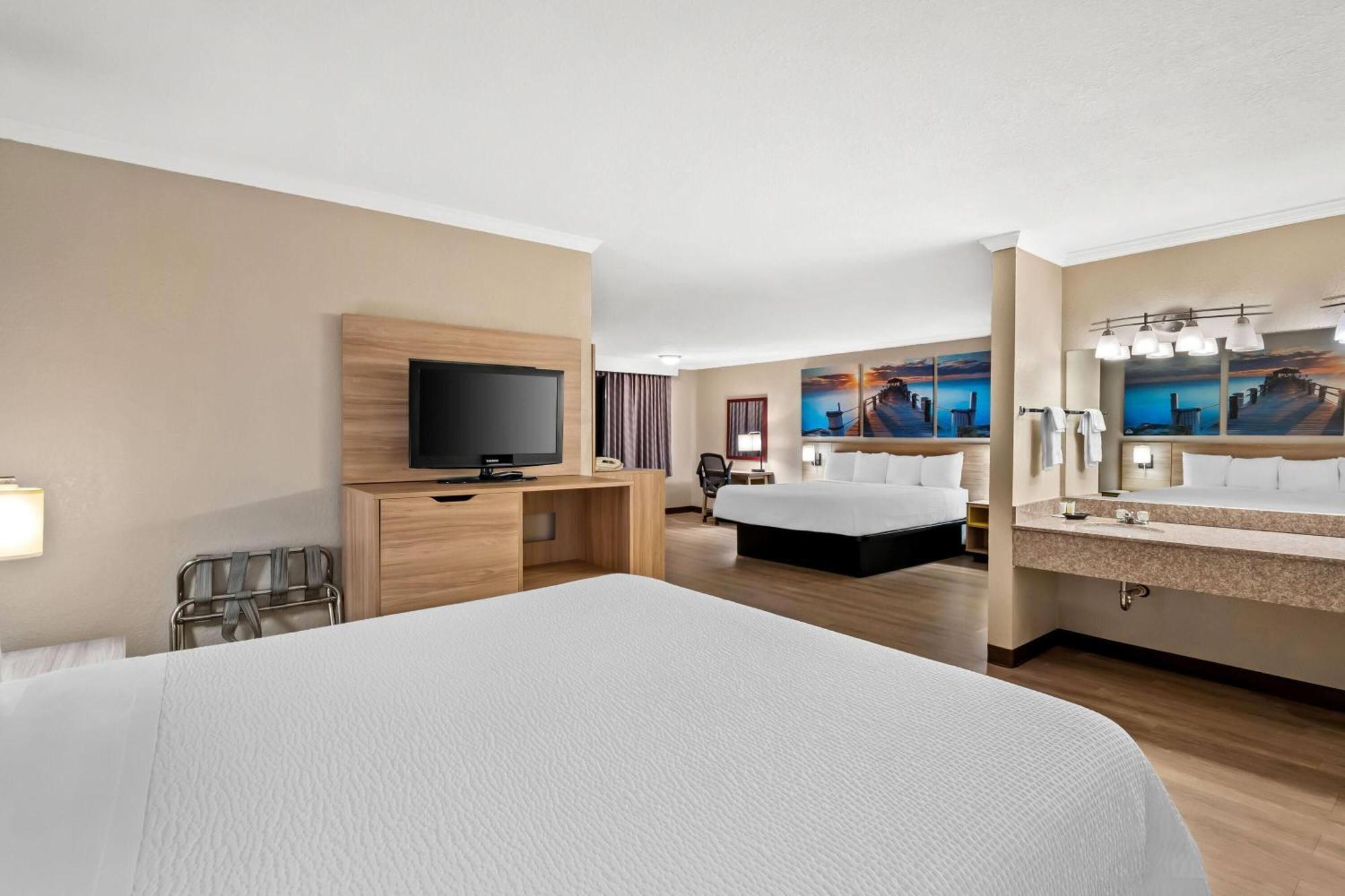 Studio Suite with Two Queen Beds - Non-Smoking