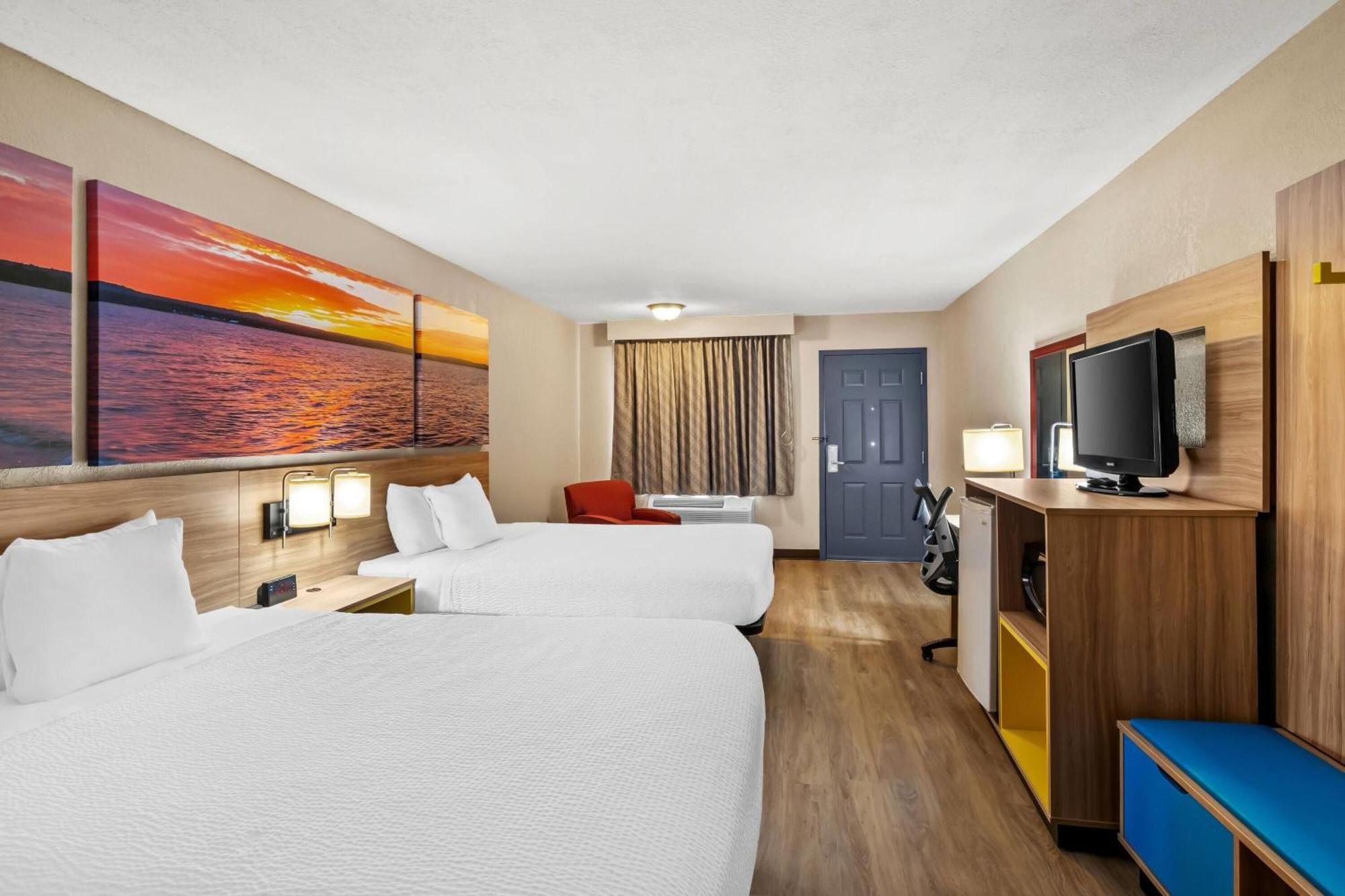Queen Room with Two Queen Beds - Mobility Access/Non-Smoking