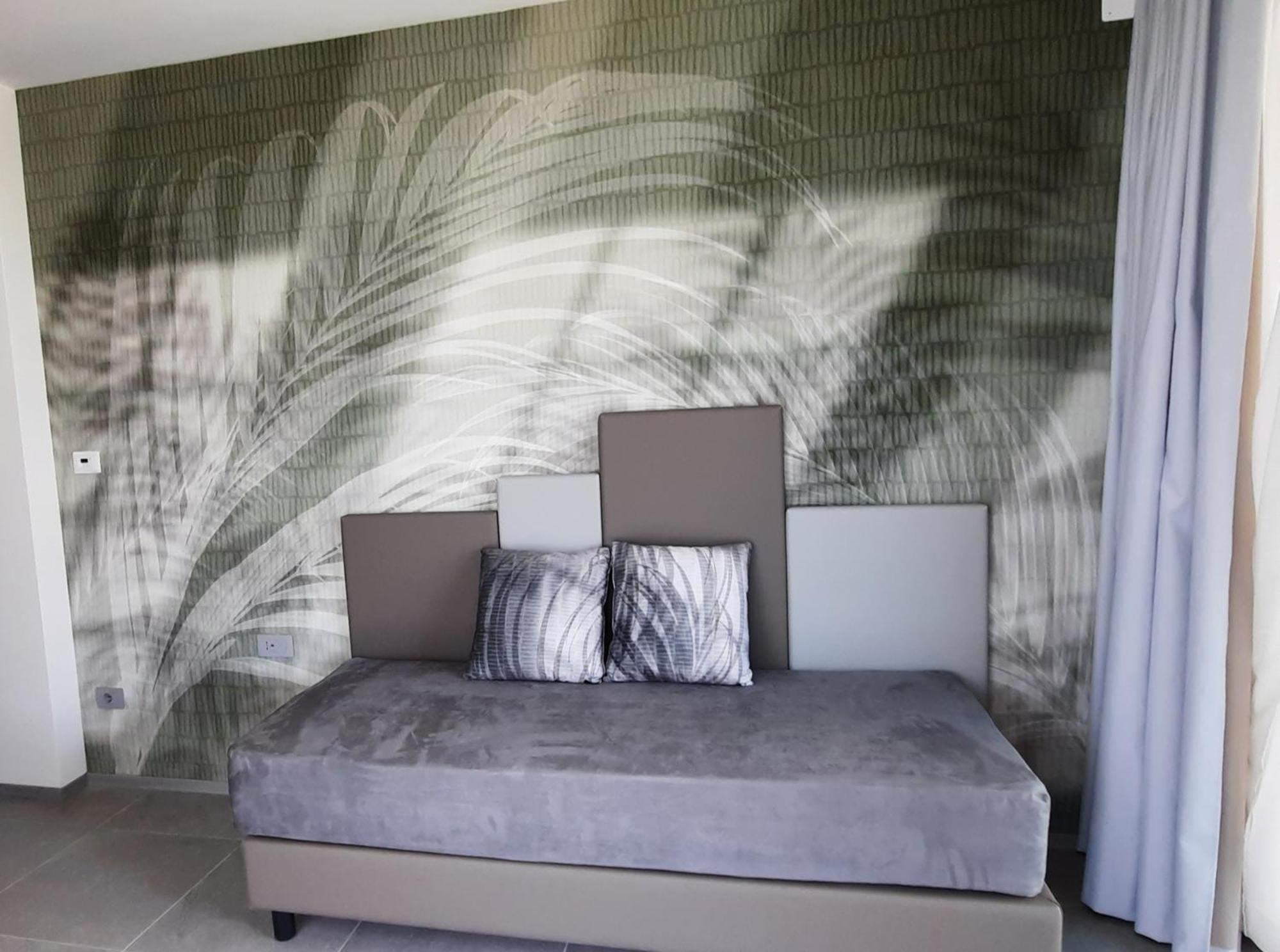 One-Bedroom Apartment Garden,1674399082:JPEG