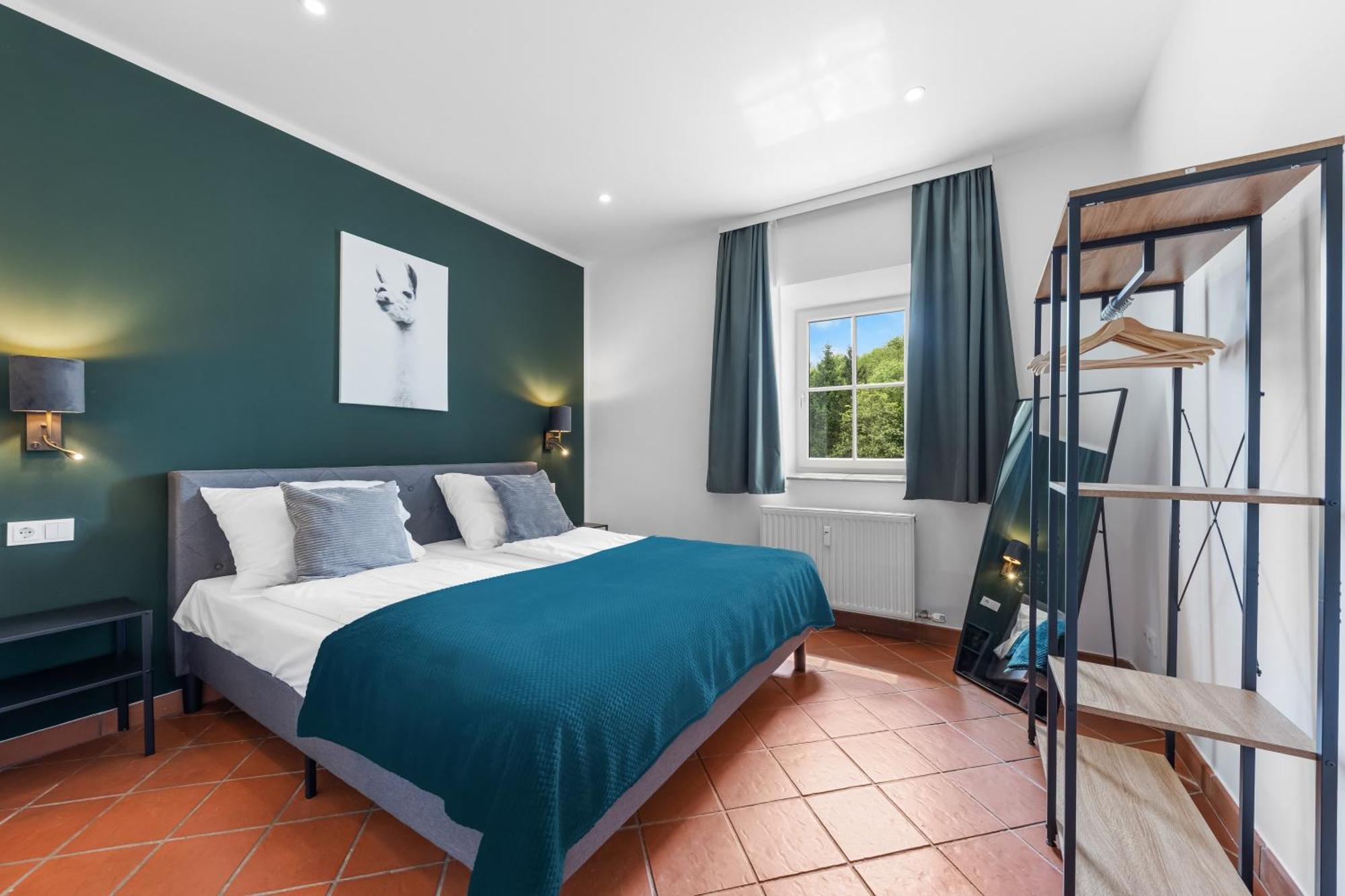 Three-Bedroom Apartment Mountain View